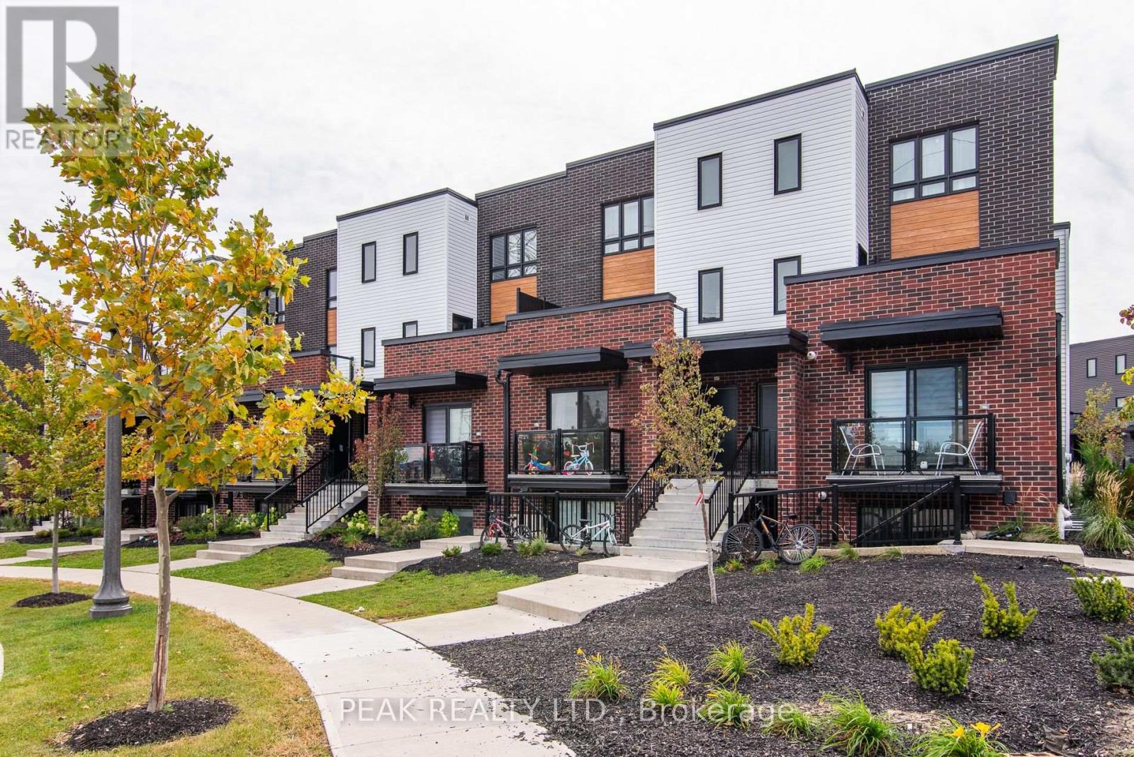 243 Chapel Hill Drive, Kitchener, Ontario  N2R 1N3 - Photo 1 - X14032632