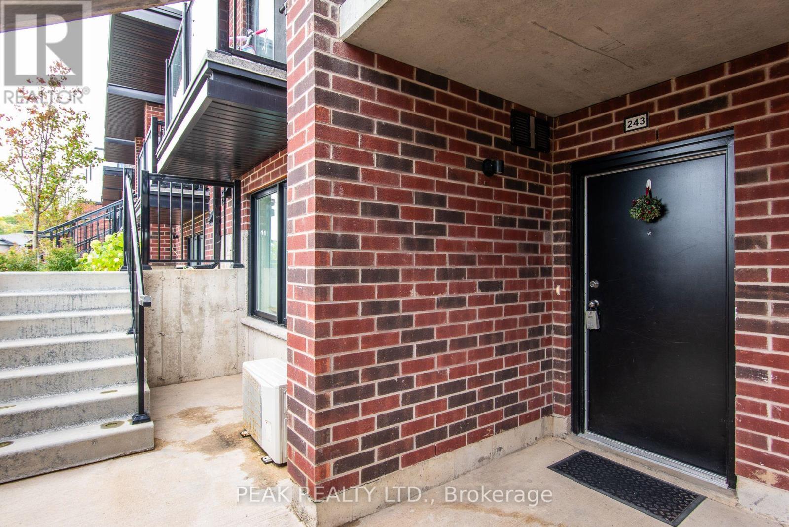 243 Chapel Hill Drive, Kitchener, Ontario  N2R 1N3 - Photo 3 - X14032632