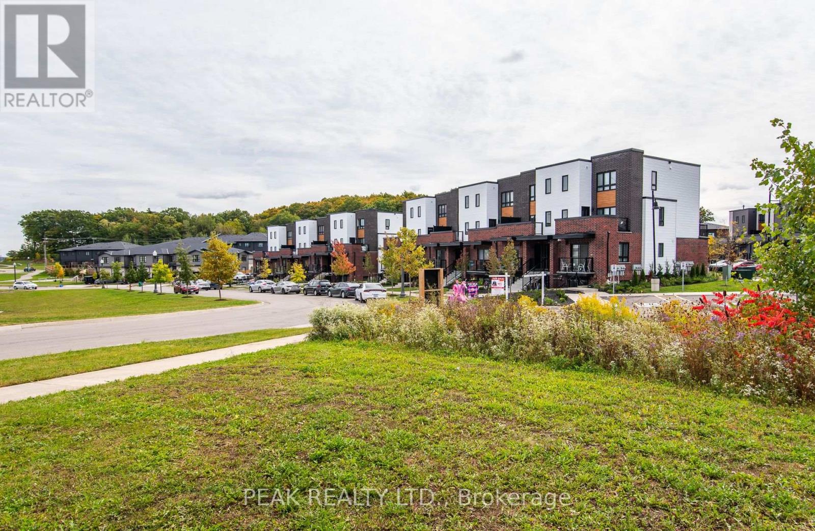 243 Chapel Hill Drive, Kitchener, Ontario  N2R 1N3 - Photo 5 - X14032632