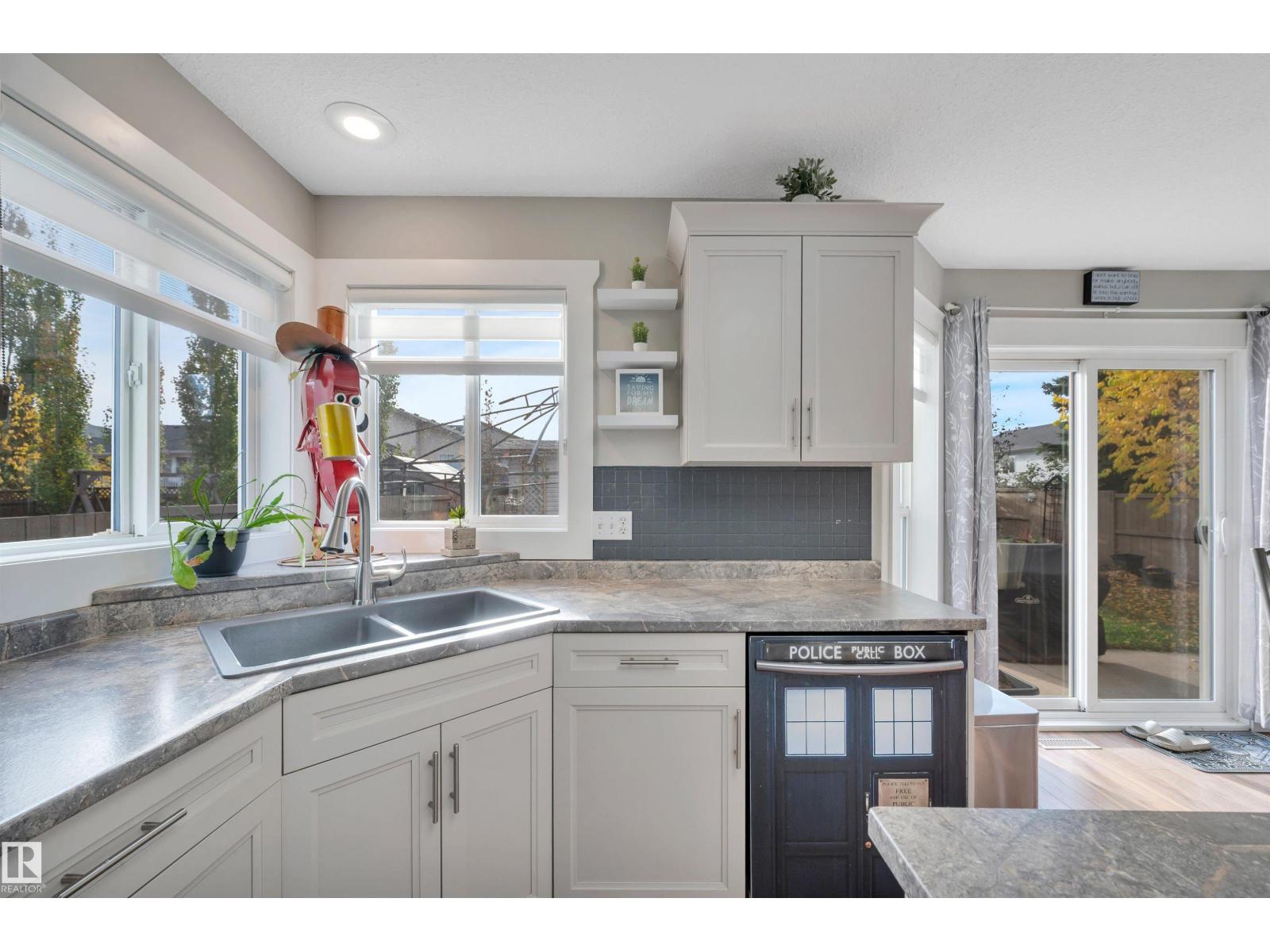 154 WESTPARK WY