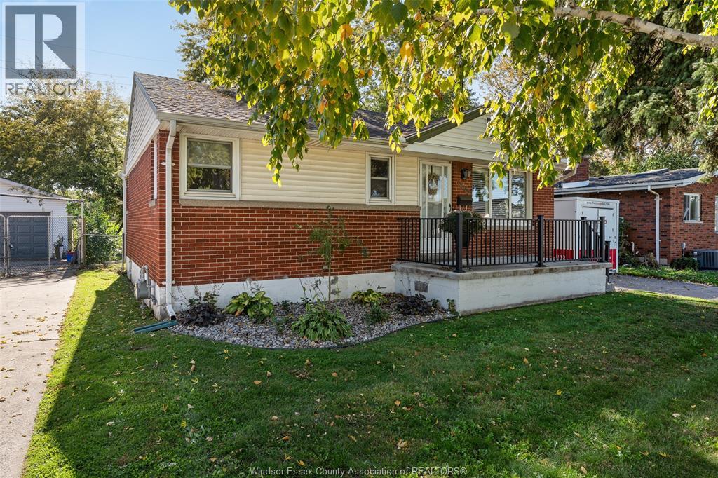 1205 Chappell, Windsor, Ontario  N9C 3C8 - Photo 4 - 26025274