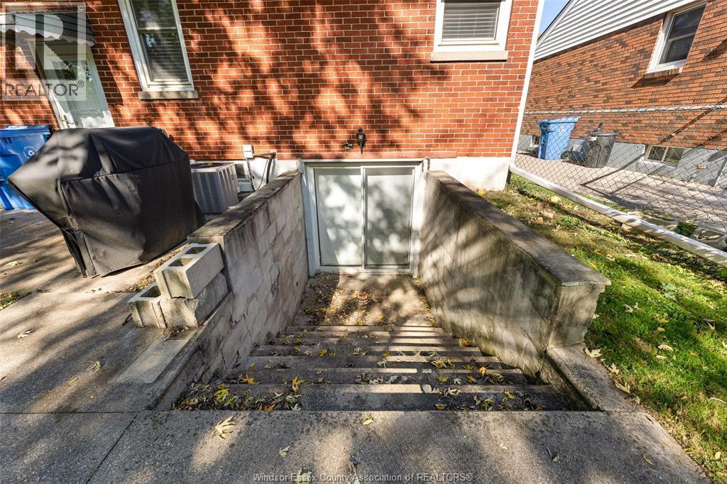 1205 Chappell, Windsor, Ontario  N9C 3C8 - Photo 9 - 26025274