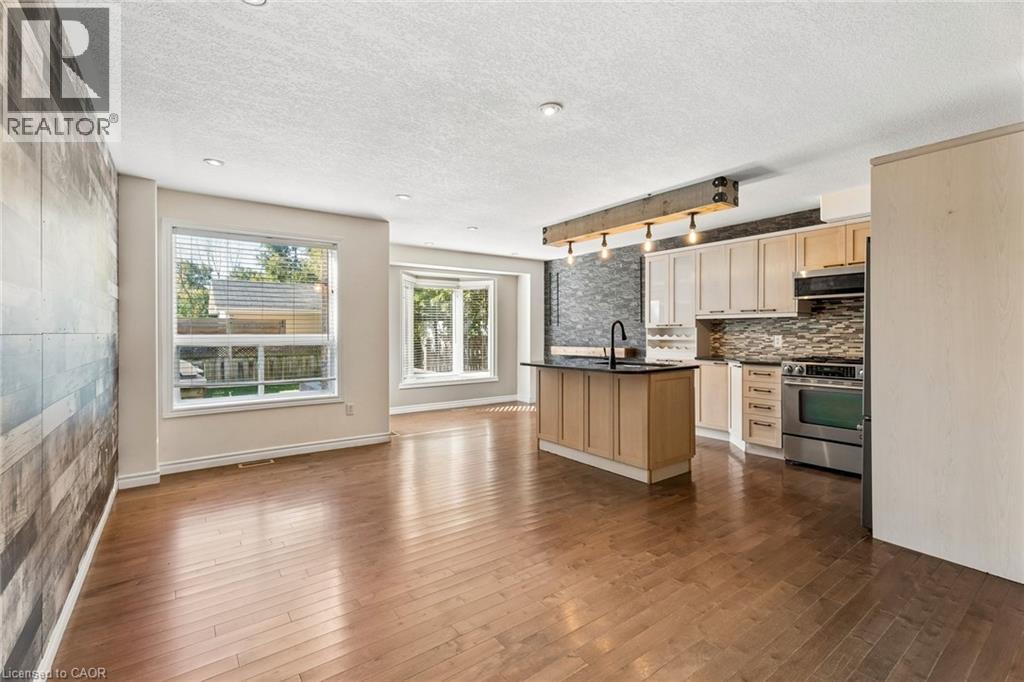 27 Pettit Street, Stoney Creek, Ontario  L8E 5V7 - Photo 5 - 40870562