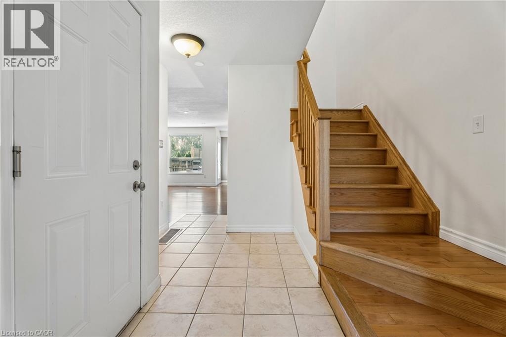 27 Pettit Street, Stoney Creek, Ontario  L8E 5V7 - Photo 4 - 40870562
