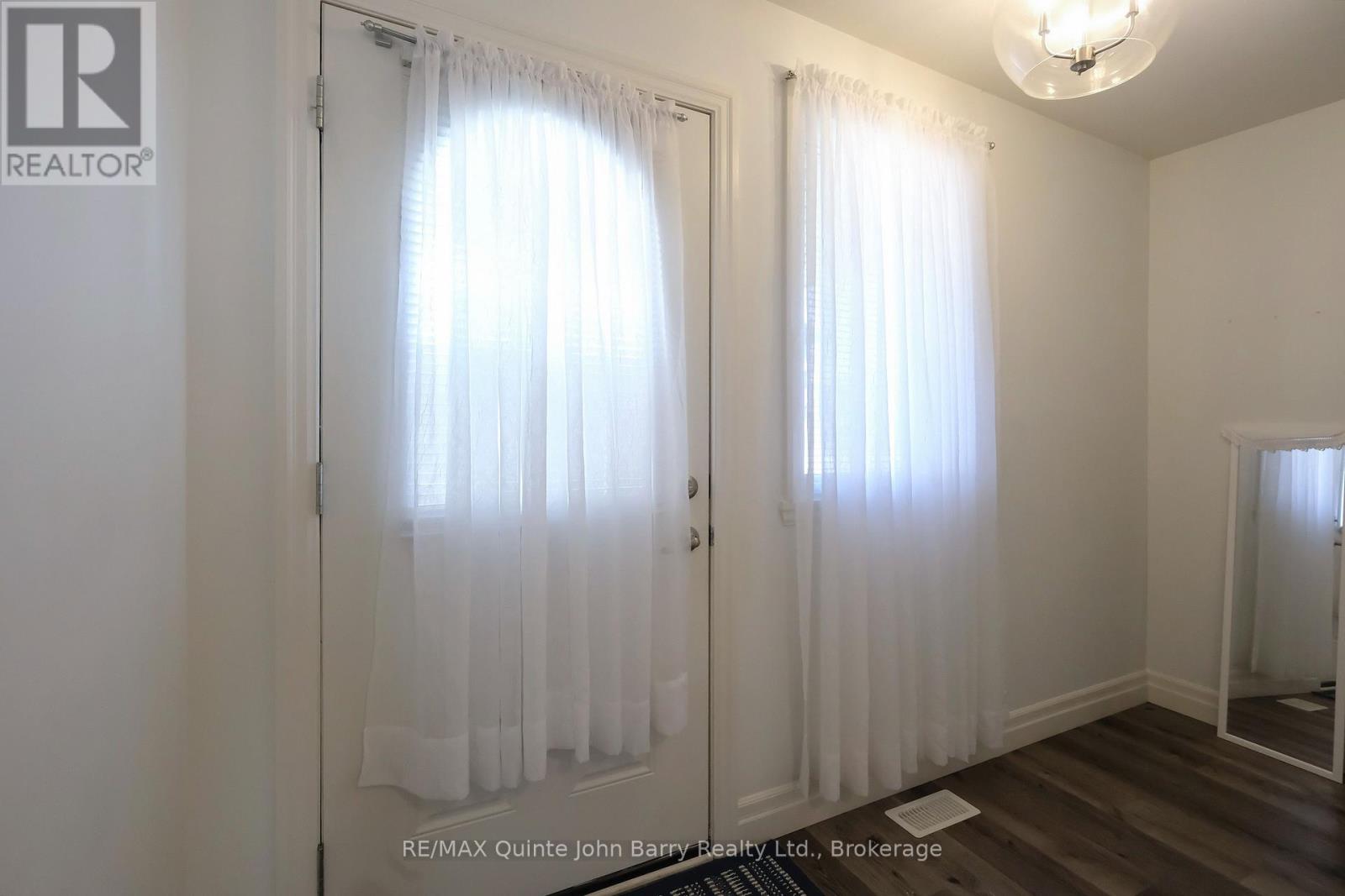 25 Hillside Meadow Drive, Quinte West, Ontario  K8V 0J5 - Photo 3 - X13884056