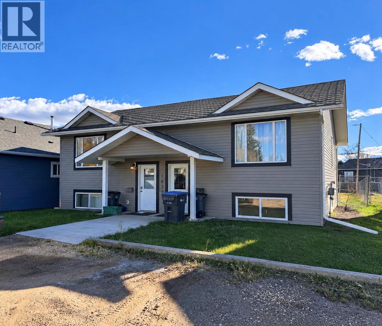 1637 100 Avenue, Dawson Creek, British Columbia