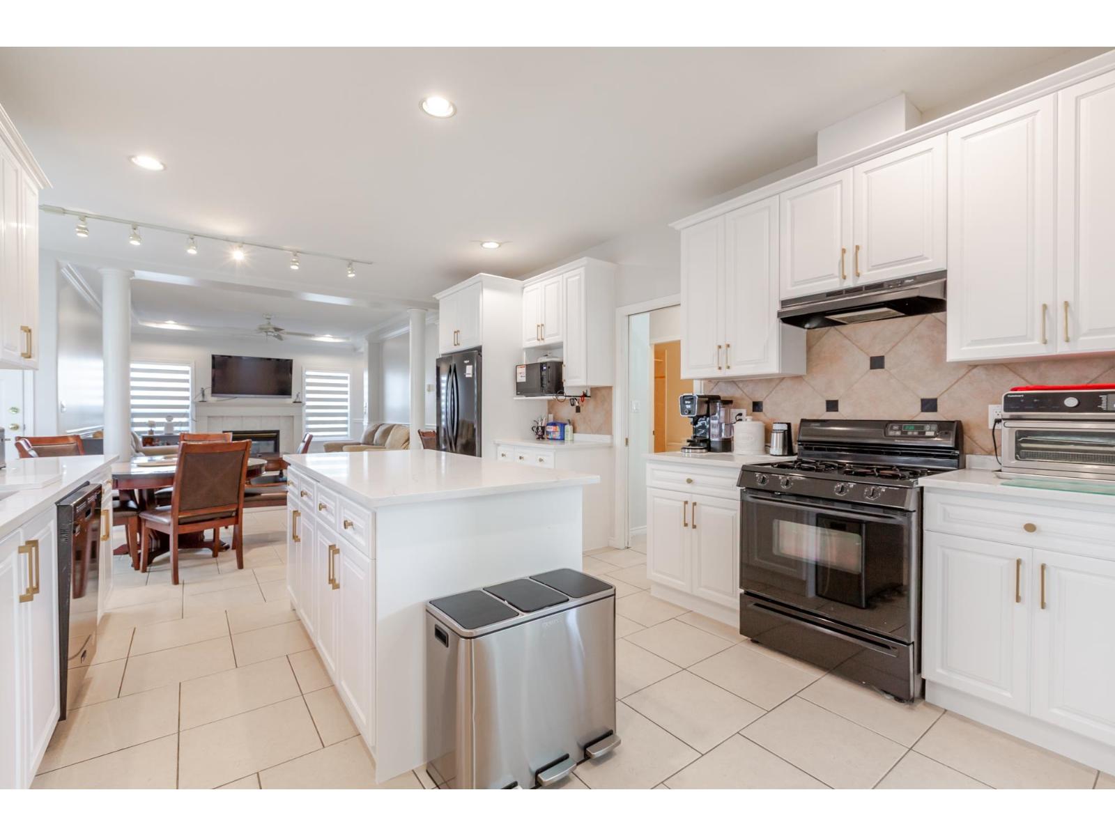 7452 Wiltshire Drive, Surrey, British Columbia  V3S 2Y7 - Photo 14 - R3079373