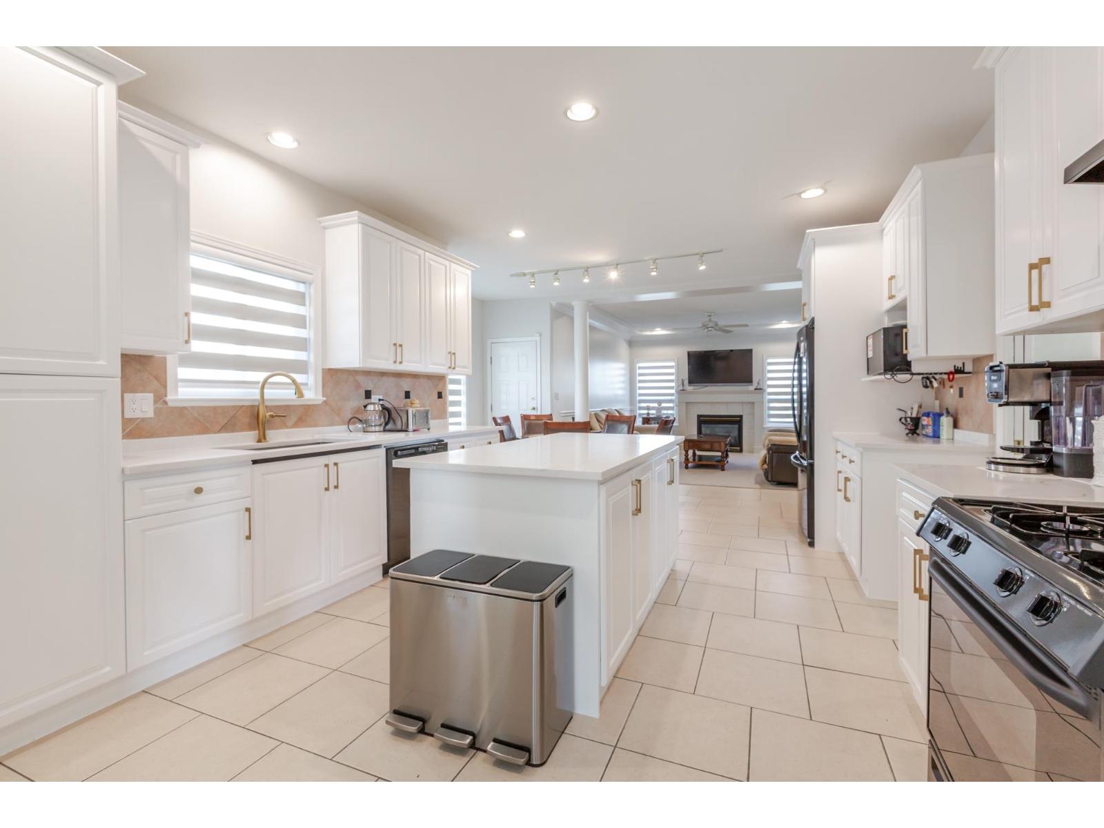 7452 Wiltshire Drive, Surrey, British Columbia  V3S 2Y7 - Photo 12 - R3079373