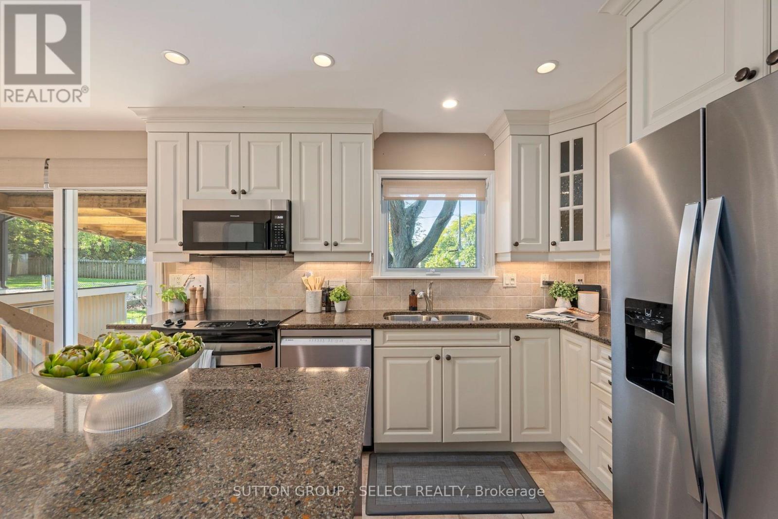 379 Willard Crescent, London South, Ontario  N6K 2H8 - Photo 11 - X14032802