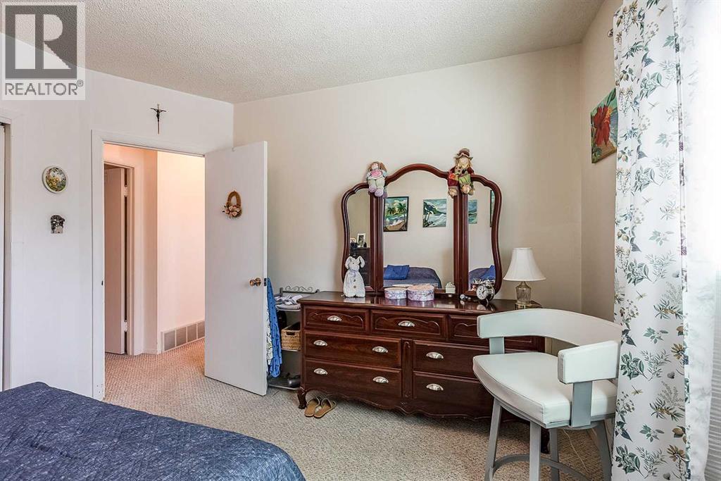 77 9 Street Ne, Medicine Hat, Alberta  T1A 5S1 - Photo 10 - A2345543