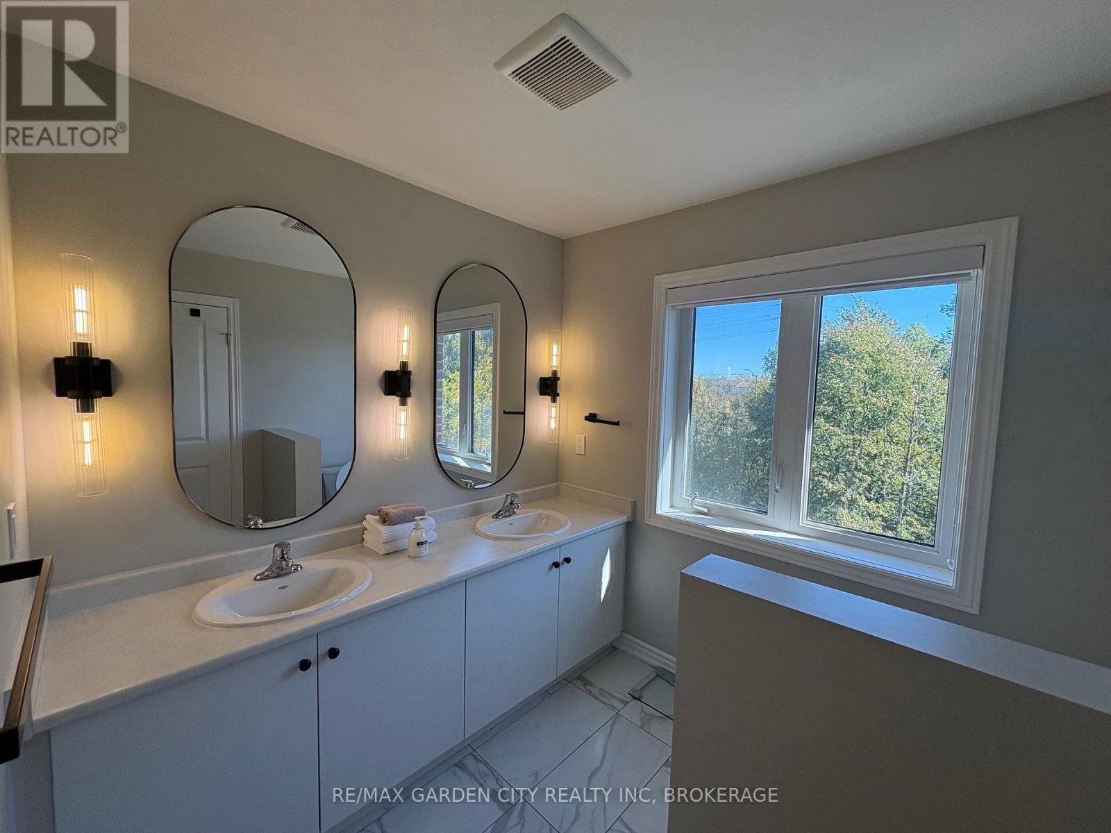 7460 Baycrest Common, Niagara Falls (Oldfield), Ontario  L2G 7V7 - Photo 24 - X14032784
