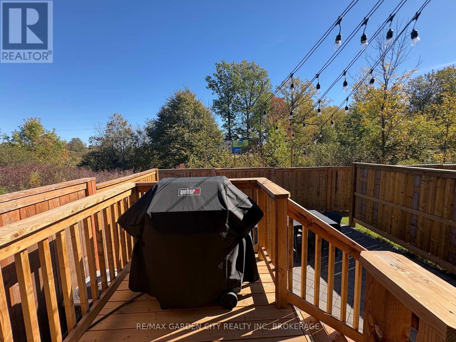 7460 Baycrest Common, Niagara Falls (Oldfield), Ontario  L2G 7V7 - Photo 4 - X14032784