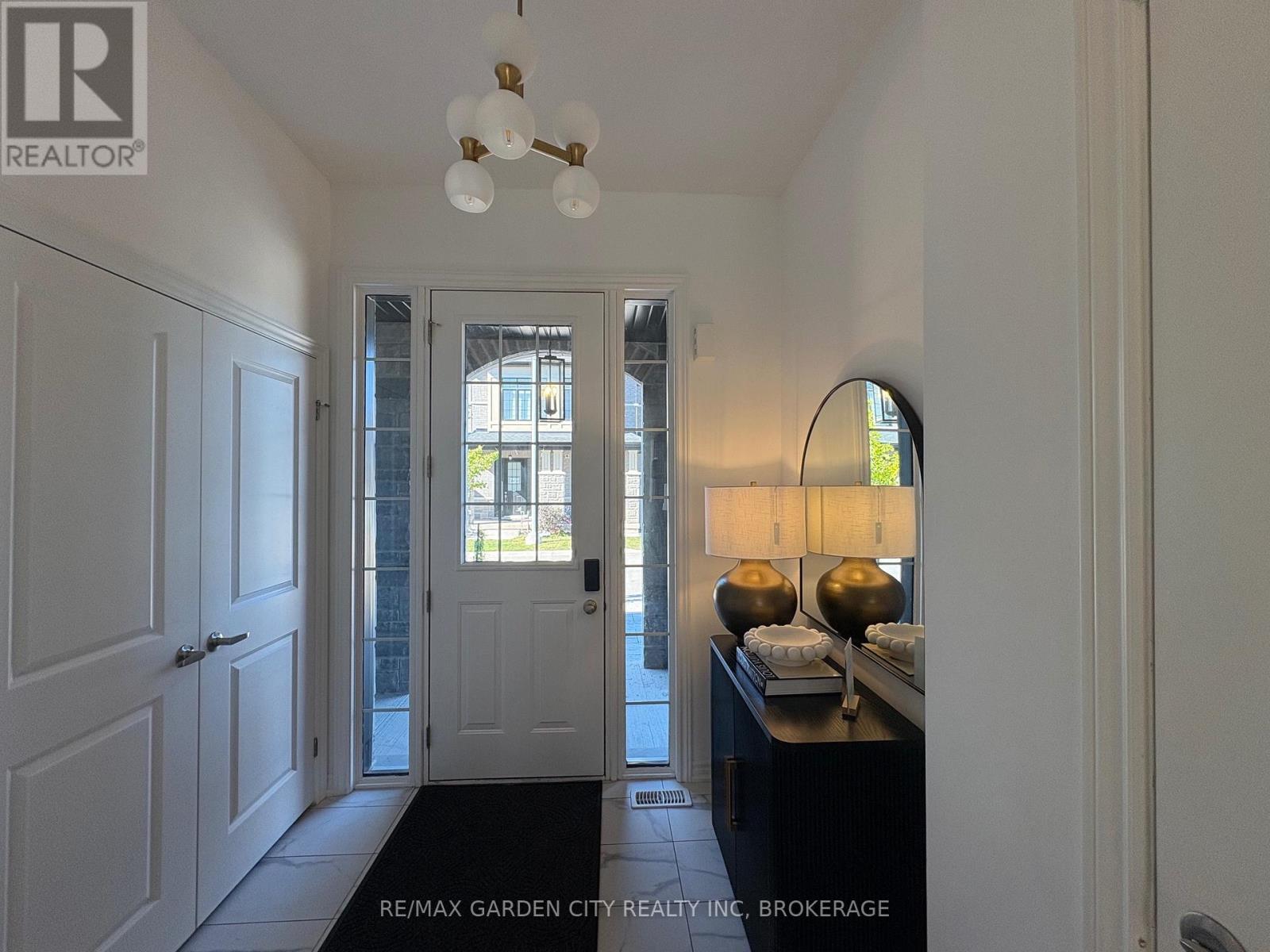 7460 Baycrest Common, Niagara Falls (Oldfield), Ontario  L2G 7V7 - Photo 6 - X14032784