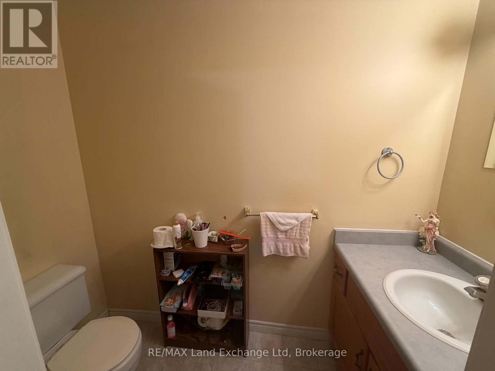 276 Centre Street, North Huron, Ontario  N0G 2W0 - Photo 17 - X14013806