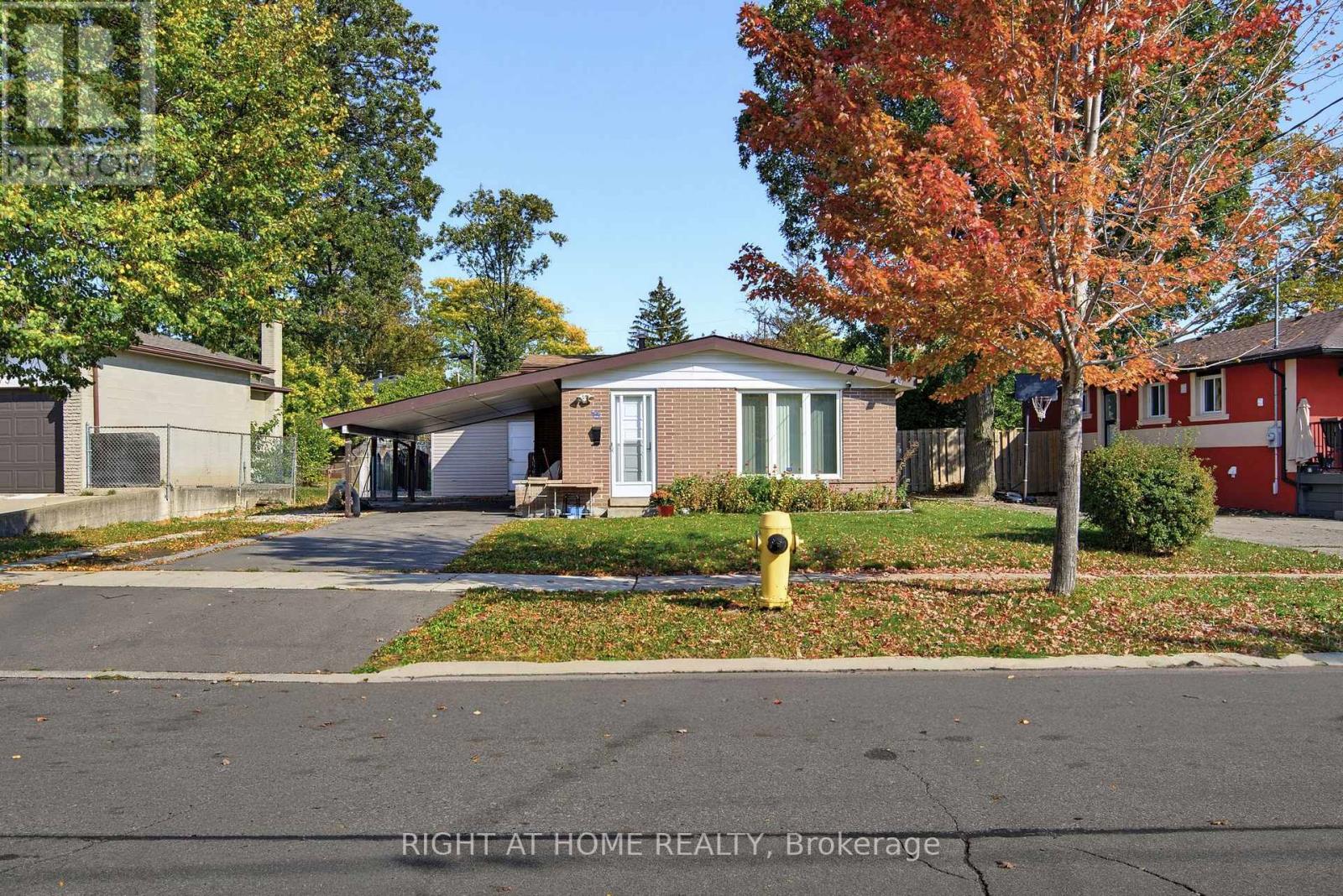 75 BLOOMINGTON CRESCENT, Toronto, Ontario