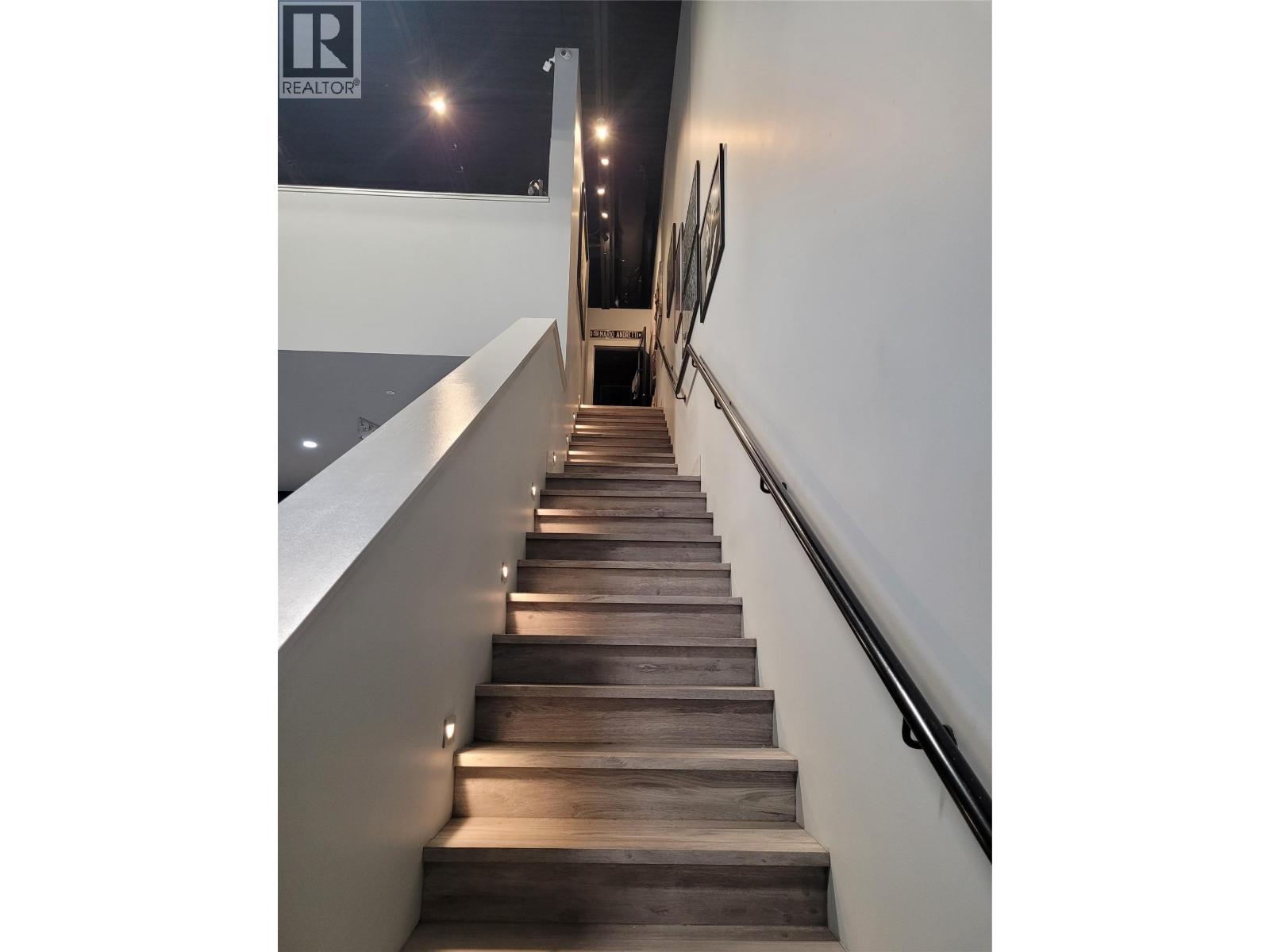 2110 Matrix Crescent Unit# 9