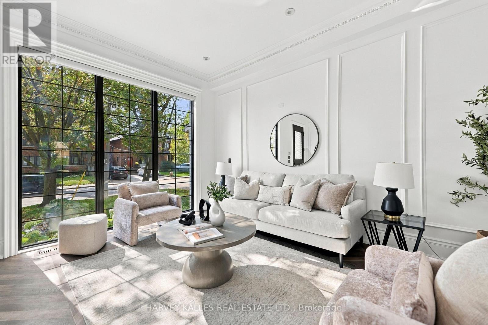 26 St Germain Avenue, Toronto, Ontario  M5M 1V8 - Photo 4 - C14032734