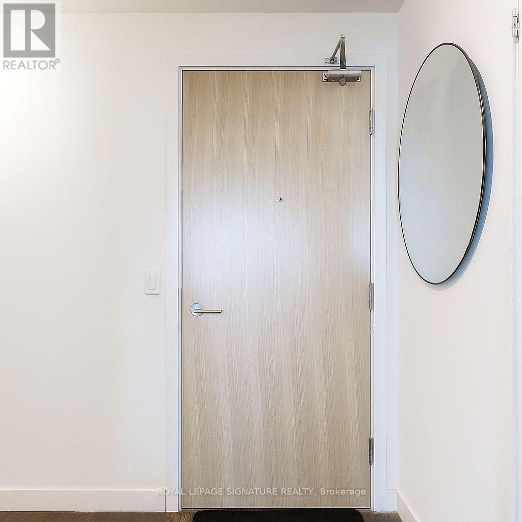1004 - 111 Bathurst Street, Toronto, Ontario  M5V 2R1 - Photo 8 - C14032782