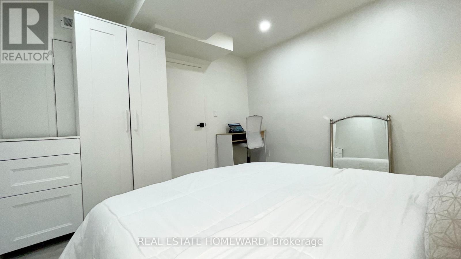 Lower - 145 Boston Avenue, Toronto, Ontario  M4M 2T8 - Photo 13 - E14032760