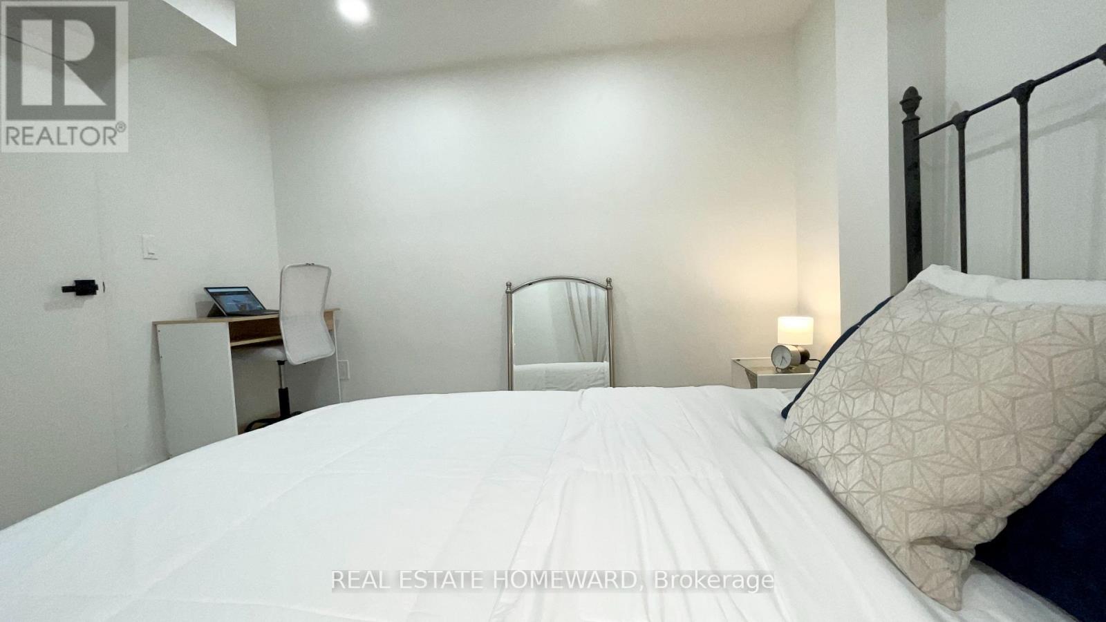 Lower - 145 Boston Avenue, Toronto, Ontario  M4M 2T8 - Photo 14 - E14032760
