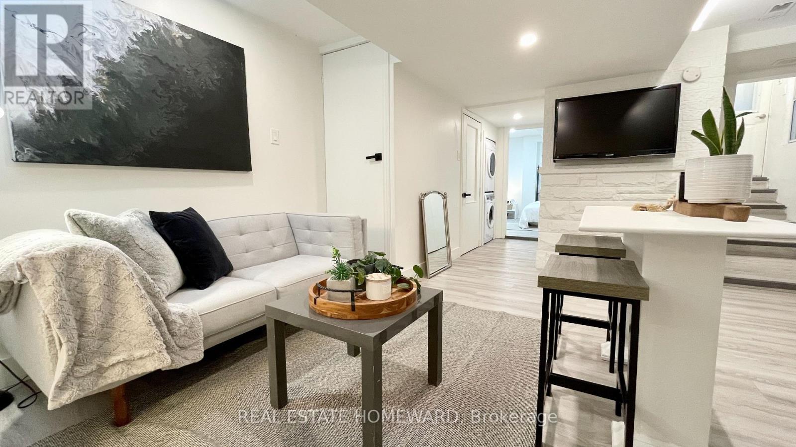 Lower - 145 Boston Avenue, Toronto, Ontario  M4M 2T8 - Photo 2 - E14032760