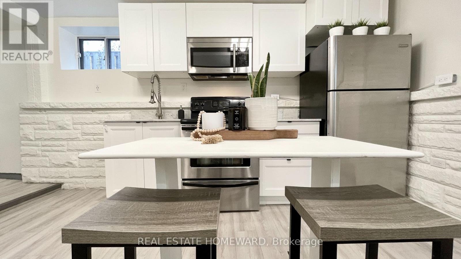 Lower - 145 Boston Avenue, Toronto, Ontario  M4M 2T8 - Photo 3 - E14032760