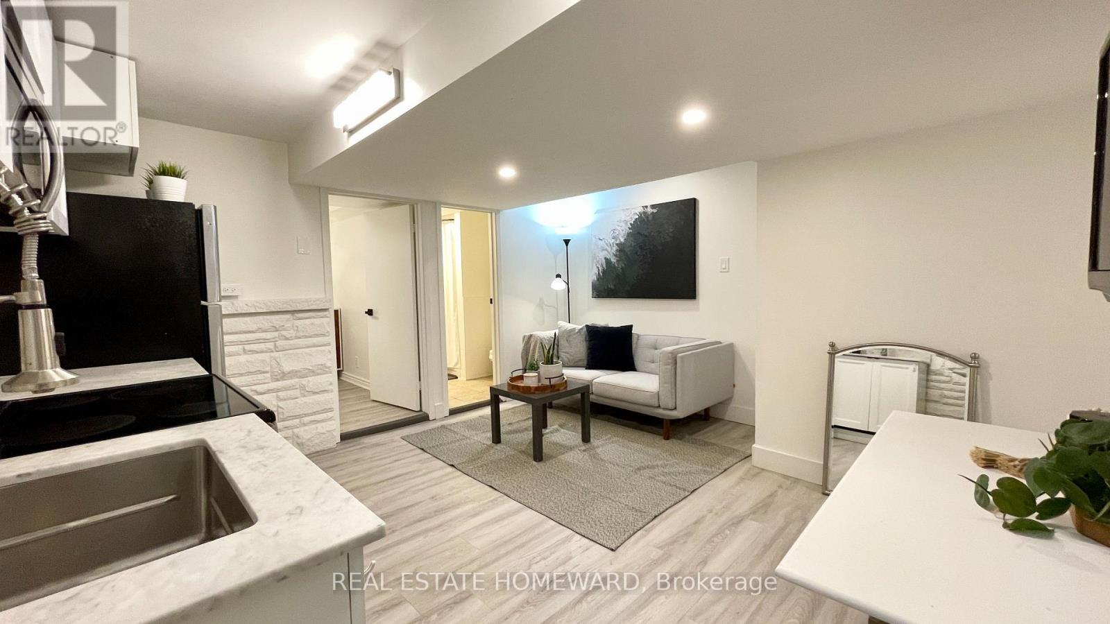 Lower - 145 Boston Avenue, Toronto, Ontario  M4M 2T8 - Photo 9 - E14032760