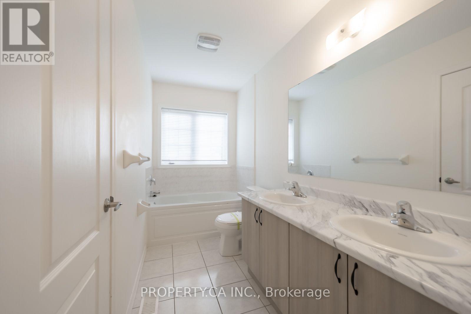 27 Healthcote Lane, Ajax, Ontario  L1Z 0V2 - Photo 19 - E14032826