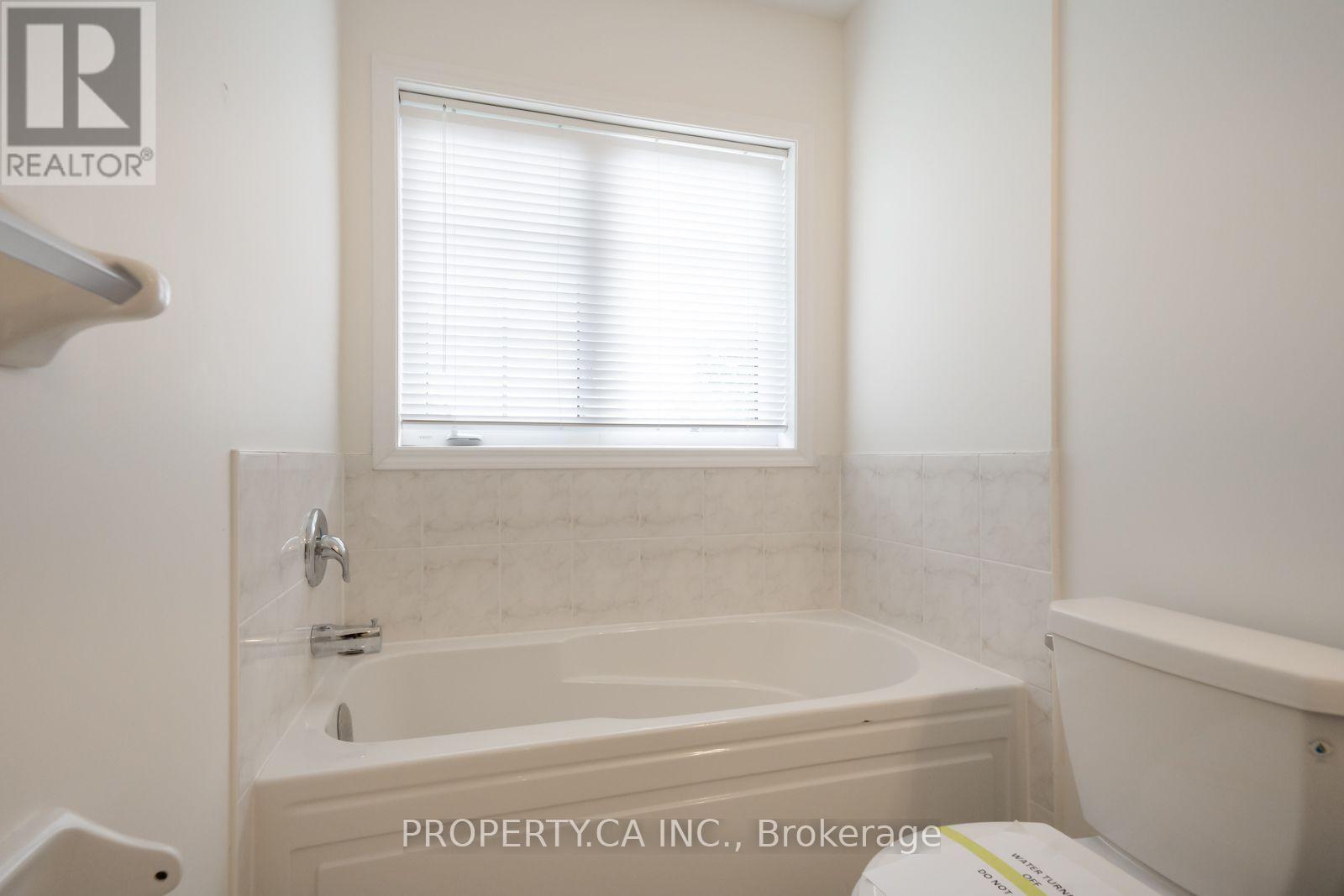 27 Healthcote Lane, Ajax, Ontario  L1Z 0V2 - Photo 20 - E14032826