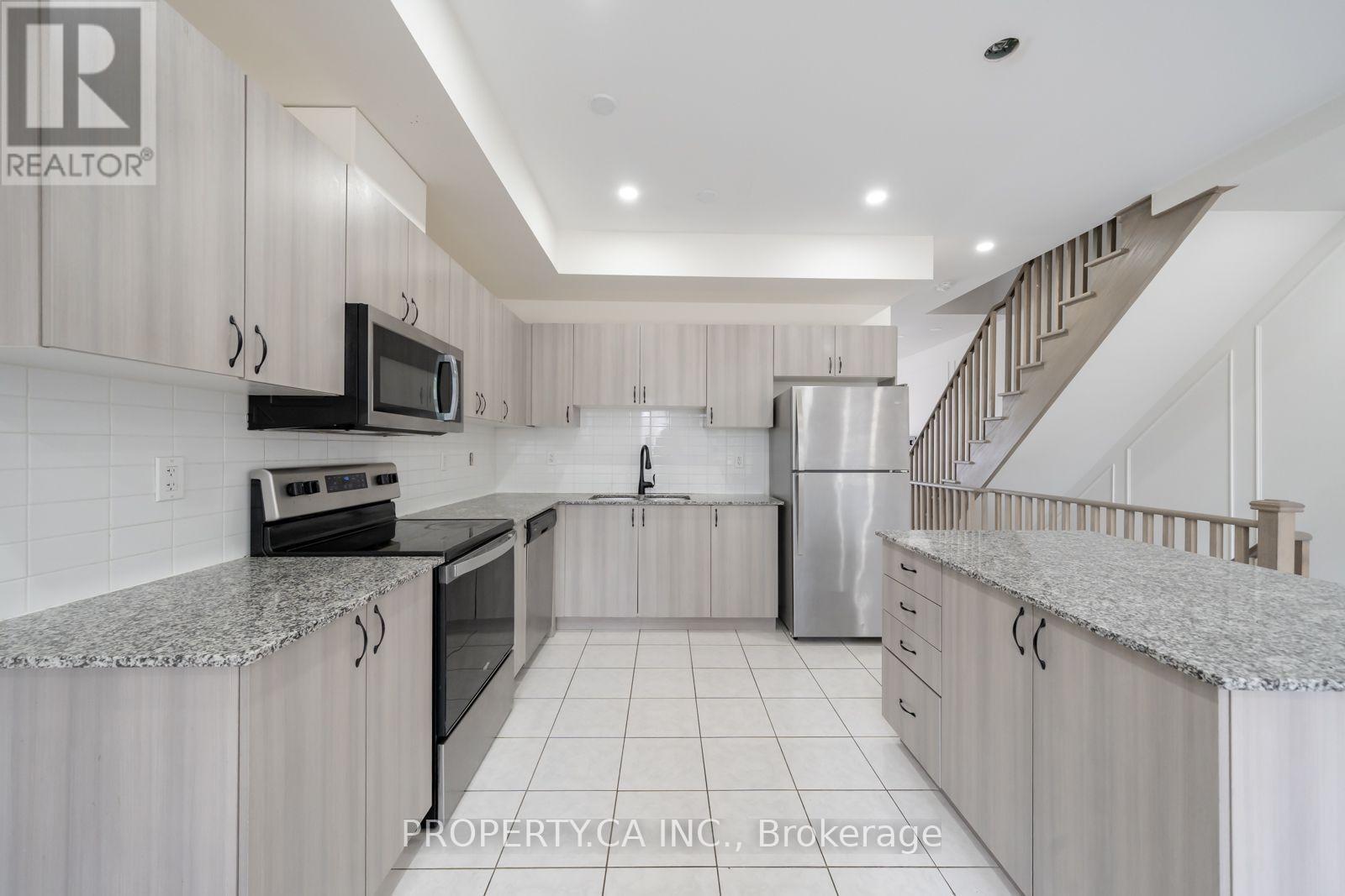 27 Healthcote Lane, Ajax, Ontario  L1Z 0V2 - Photo 4 - E14032826
