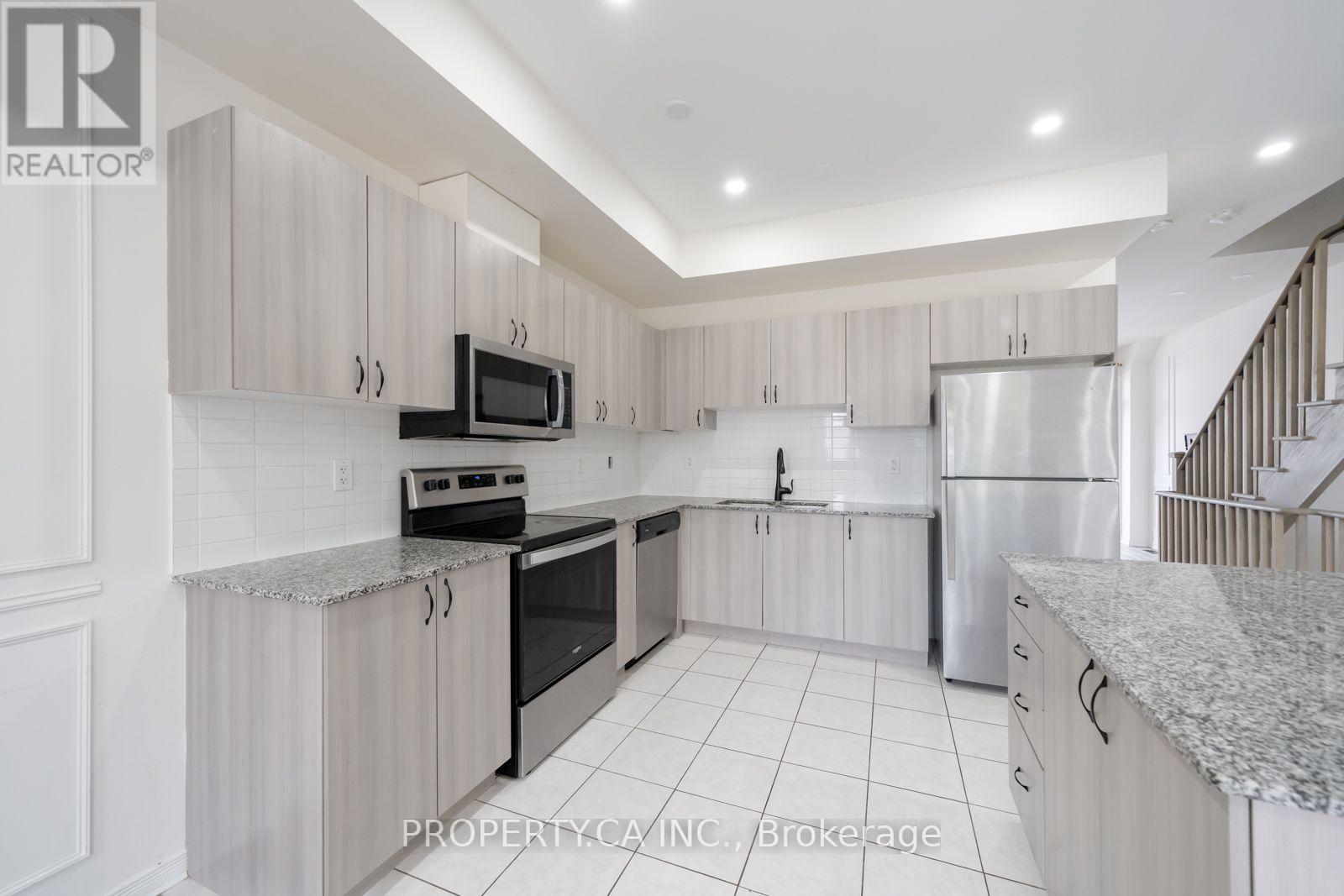 27 Healthcote Lane, Ajax, Ontario  L1Z 0V2 - Photo 6 - E14032826