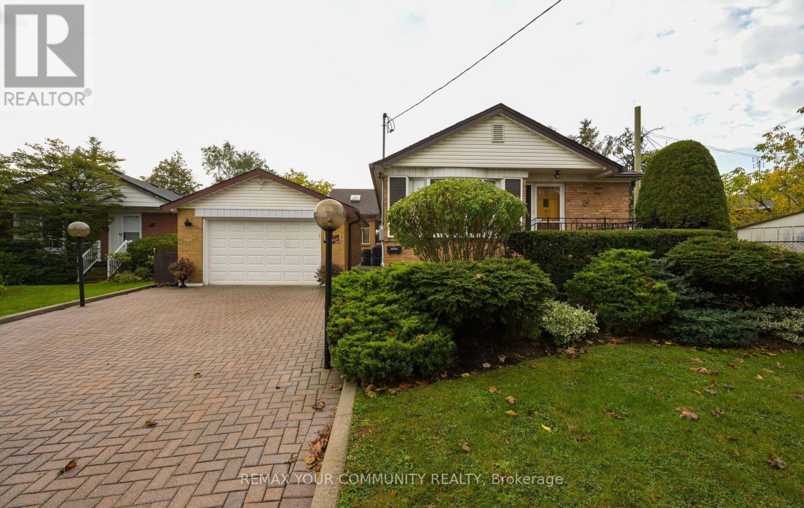 4 Hughes Place, Toronto, Ontario  M1R 2B8 - Photo 2 - E14032906