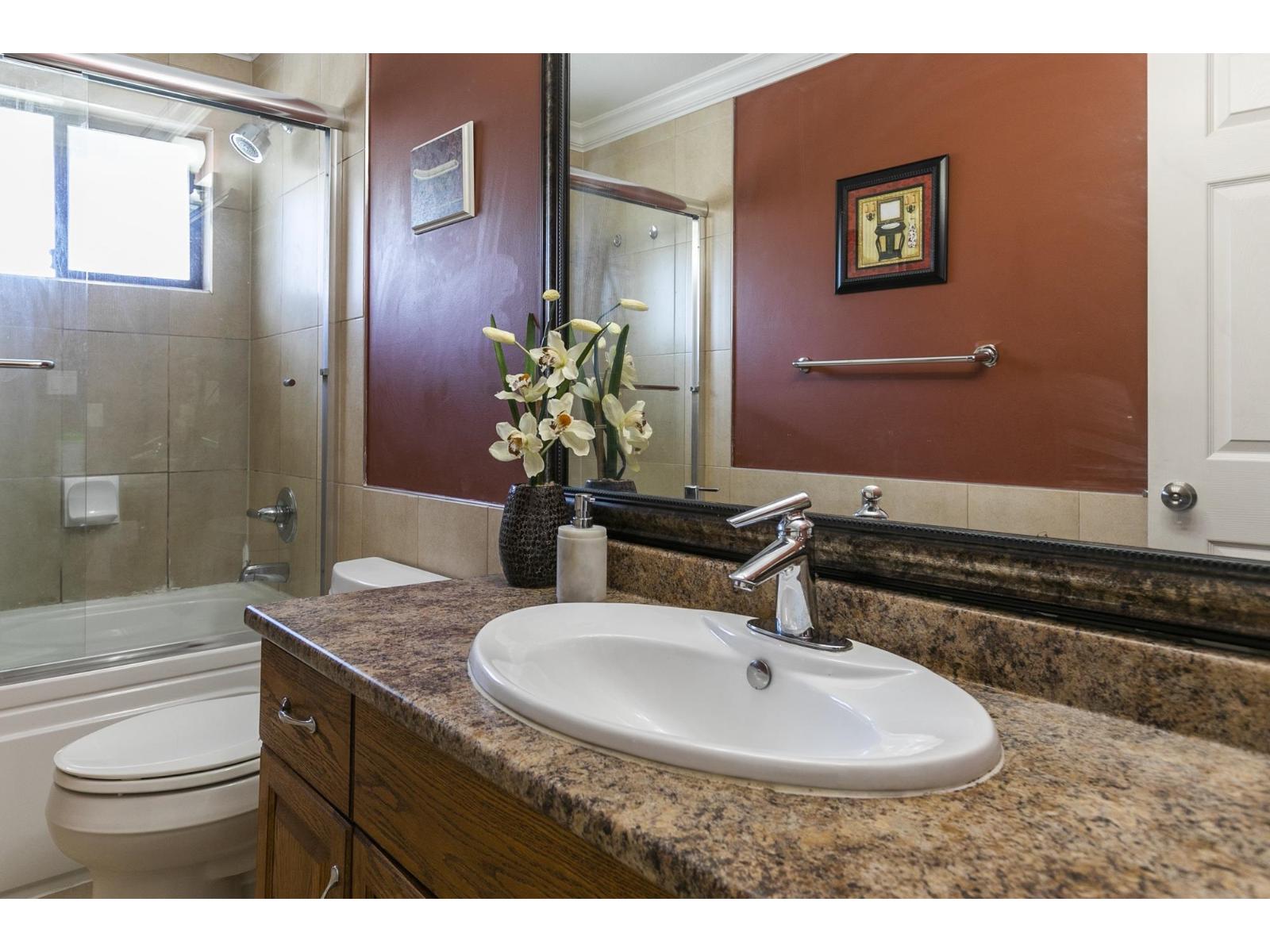 12353 81a Avenue, Surrey, British Columbia  V3W 0X8 - Photo 11 - R3172916