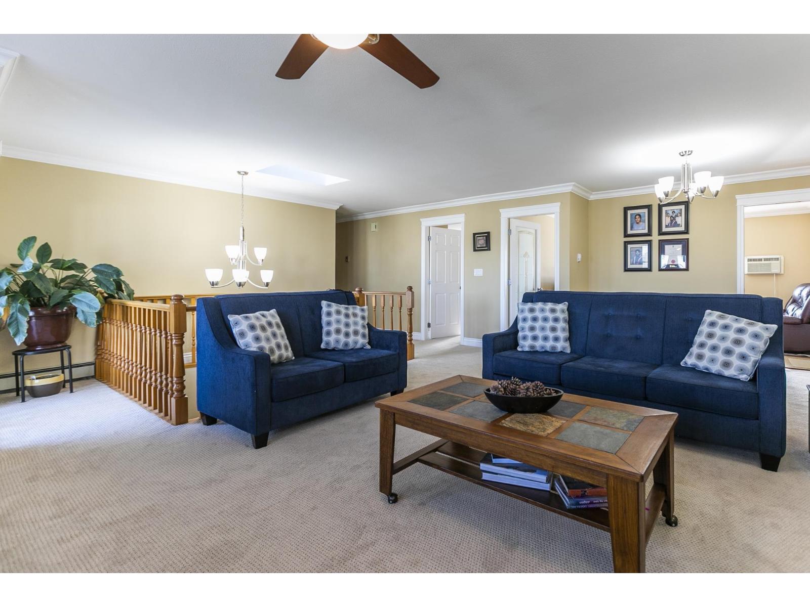 12353 81a Avenue, Surrey, British Columbia  V3W 0X8 - Photo 5 - R3172916