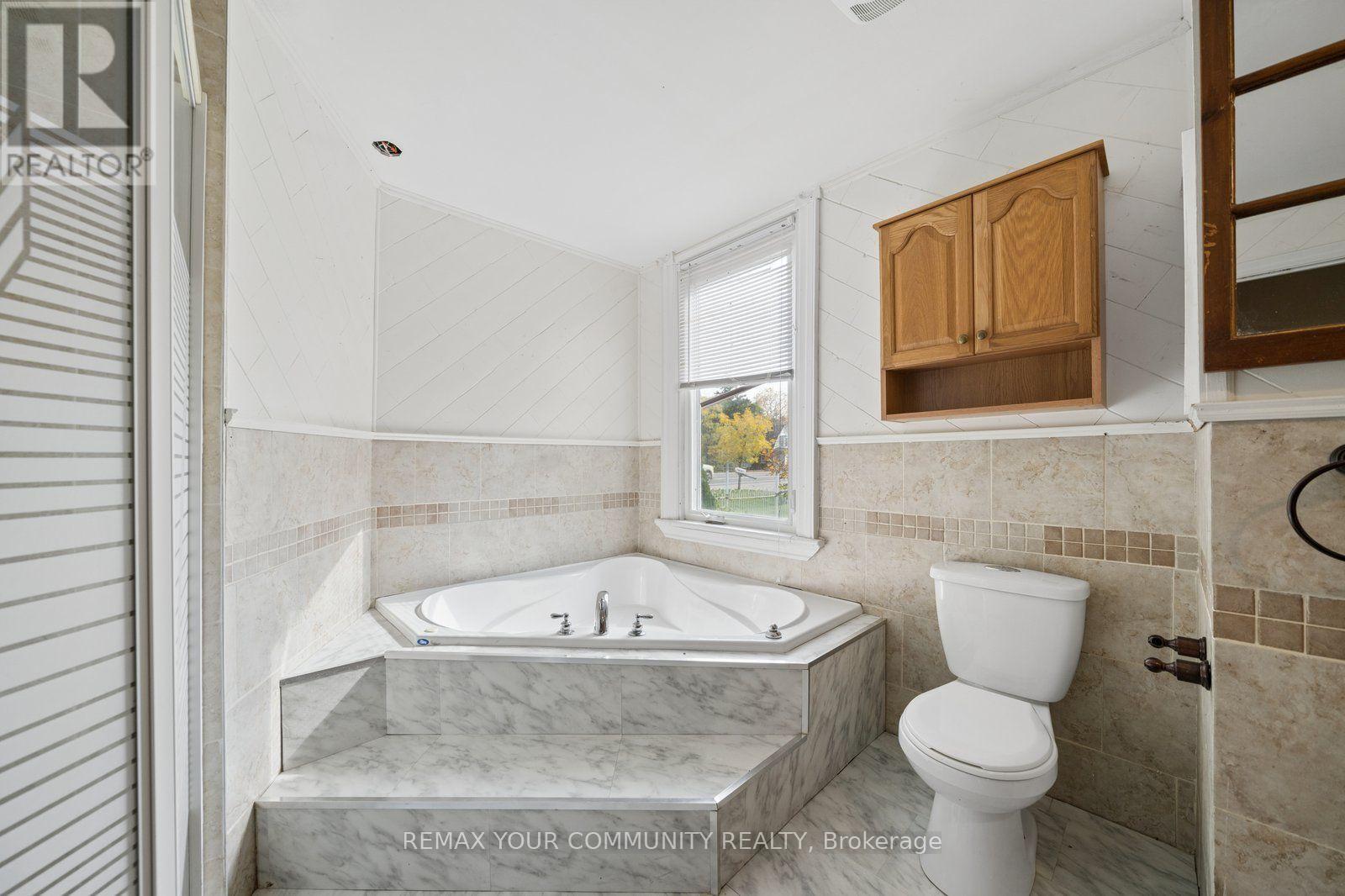5440 Yonge Street, Innisfil (Gilford), Ontario  L0L 1R0 - Photo 36 - N14032780