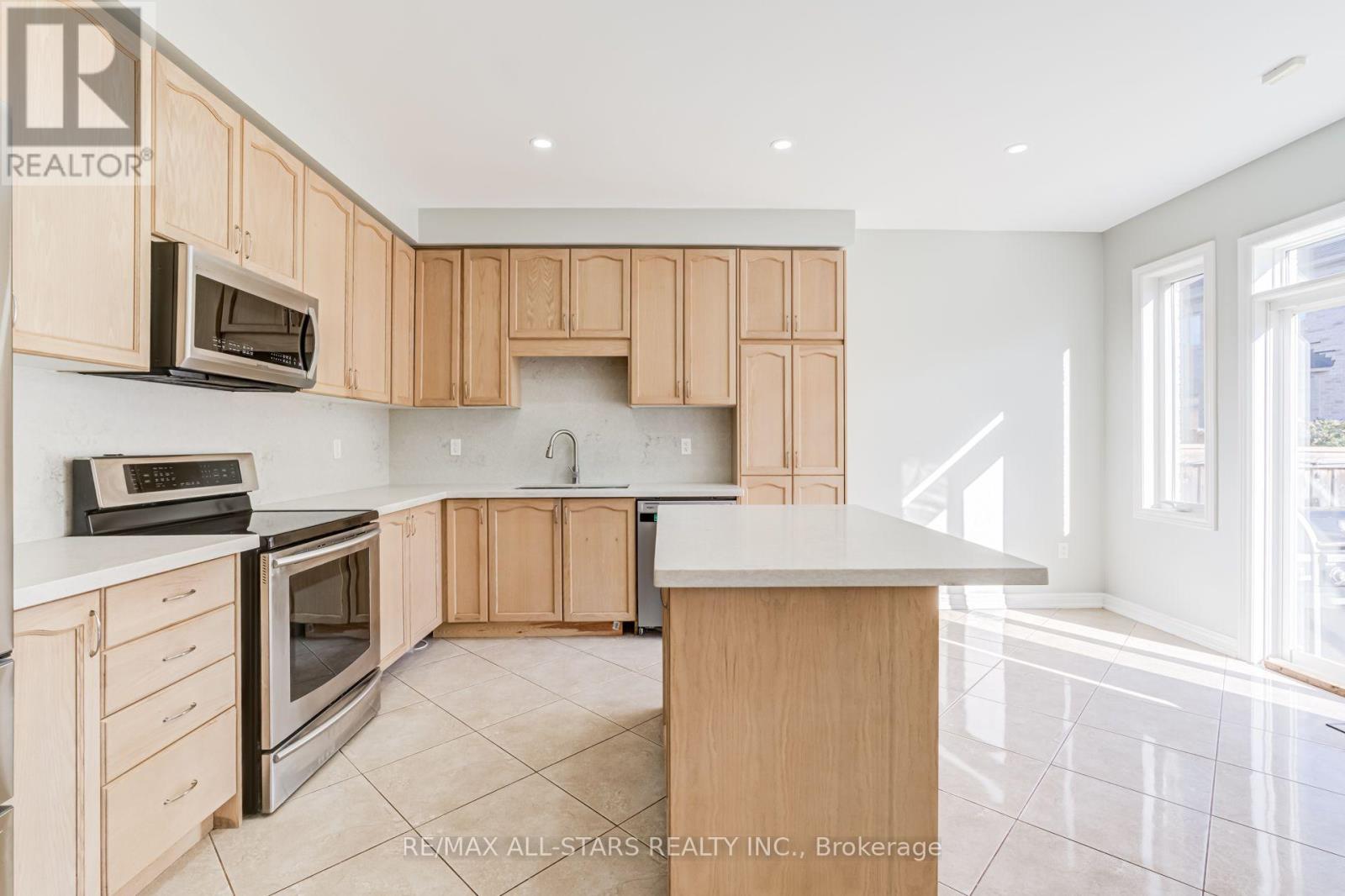 106 Creekland Avenue, Whitchurch-Stouffville, Ontario  L4A 1X4 - Photo 10 - N14032794