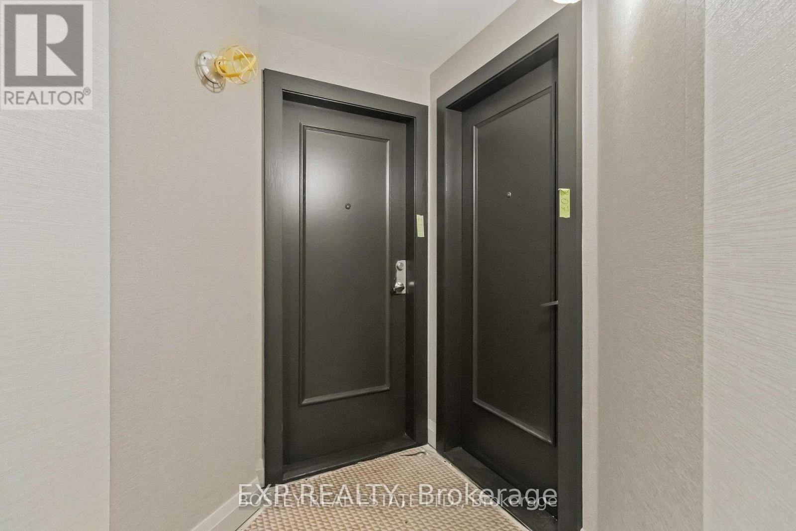 206 - 7250 Yonge Street, Vaughan, Ontario  L4J 7X1 - Photo 3 - N14032878