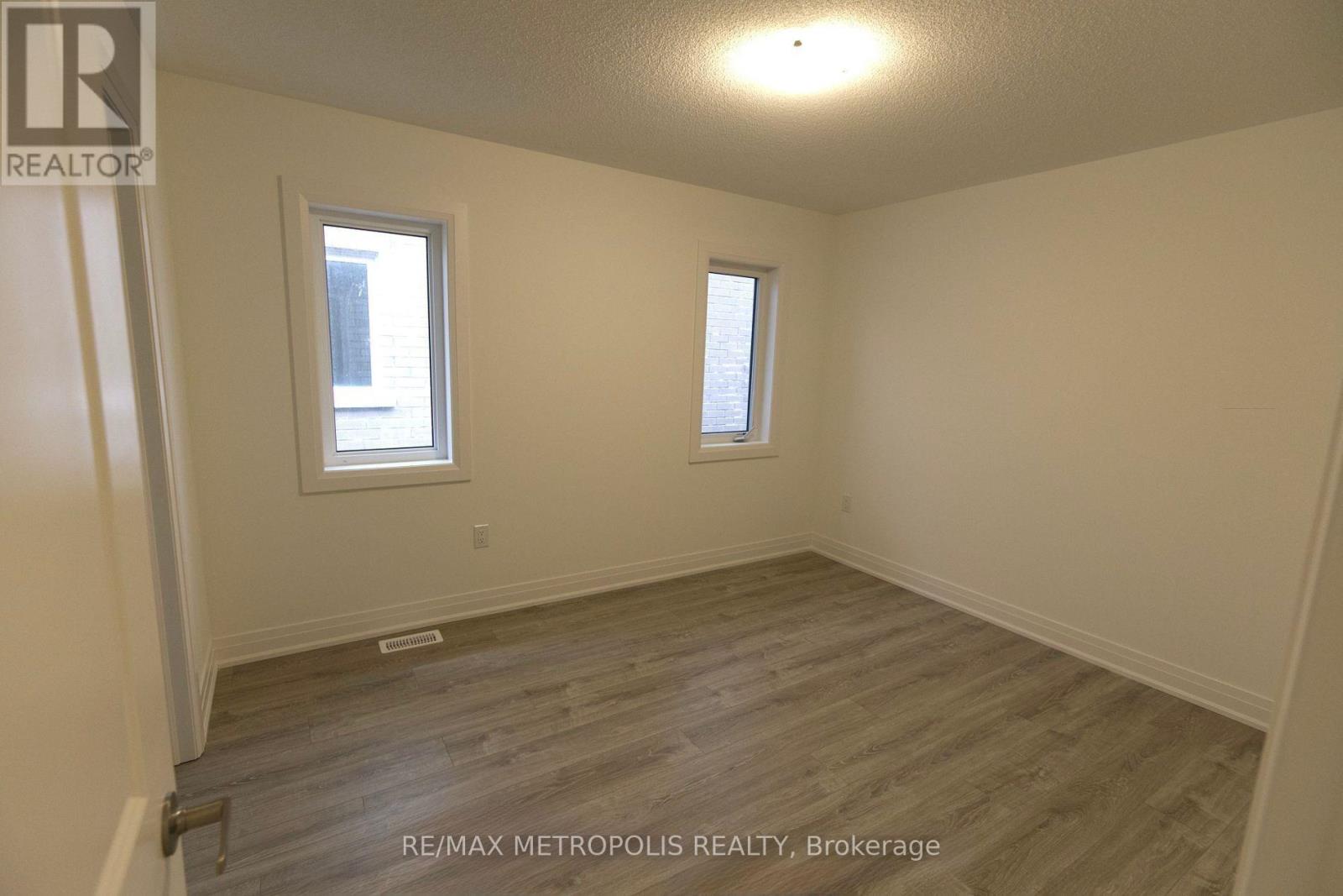 37 Shepherd Drive, Barrie, Ontario  L9S 2Z4 - Photo 6 - S14032684