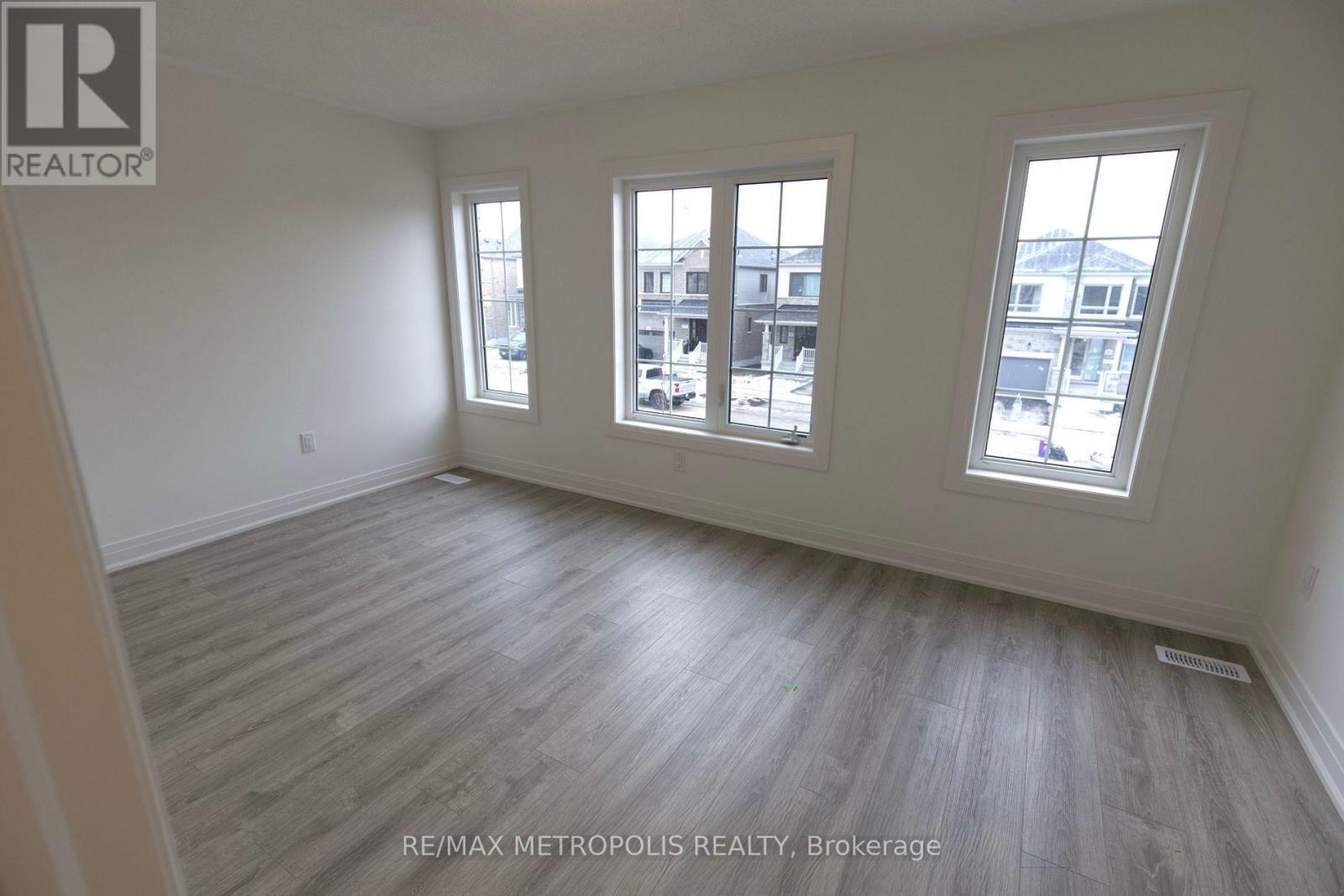 37 Shepherd Drive, Barrie, Ontario  L9S 2Z4 - Photo 8 - S14032684
