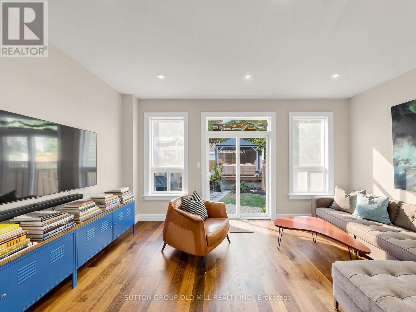 42 Bell Manor Drive, Toronto, Ontario  M8Y 0A4 - Photo 2 - W14032666