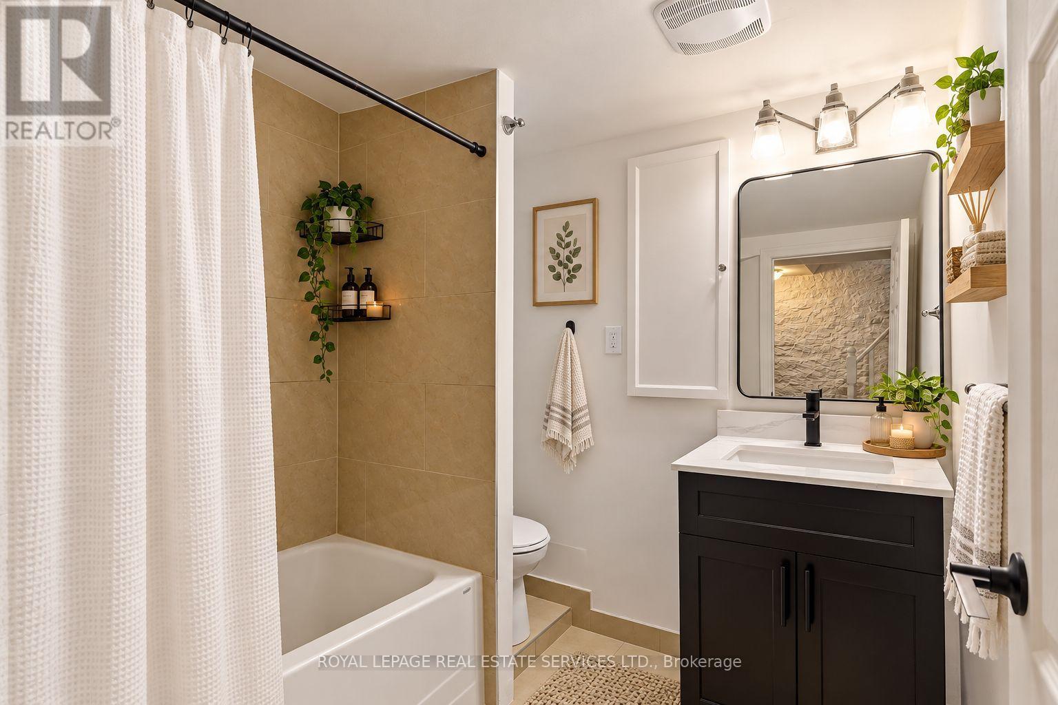Main + Basement - 1333 Dupont Street, Toronto, Ontario  M6H 2A8 - Photo 11 - W14032738
