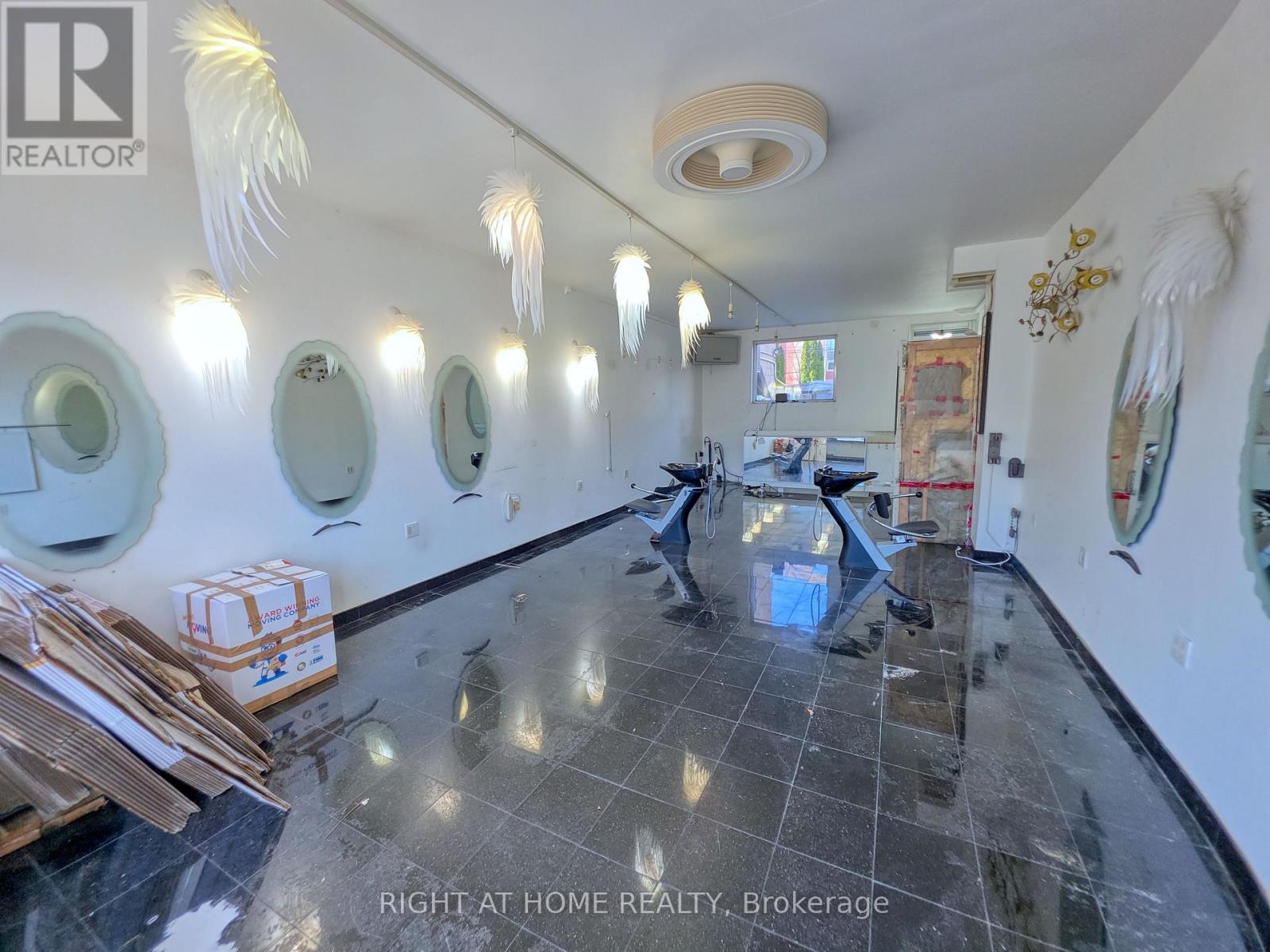 3446 Lake Shore Boulevard W, Toronto, Ontario  M8W 1N3 - Photo 3 - W14032742