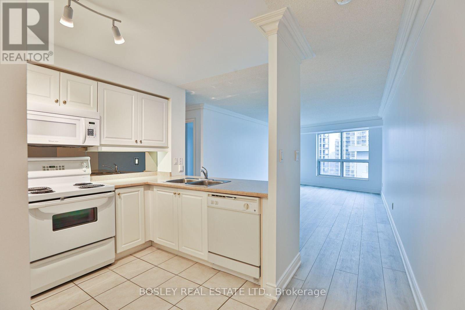 1512 - 2111 Lake Shore Boulevard W, Toronto, Ontario  M8V 4B2 - Photo 2 - W14032824