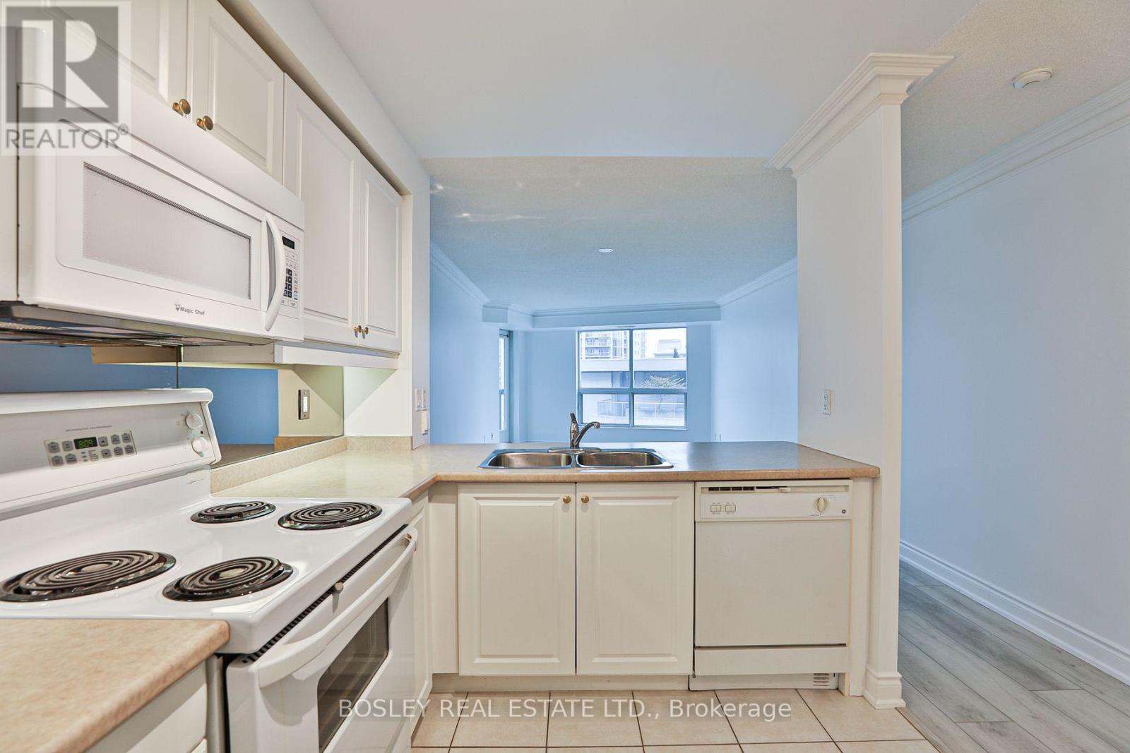 1512 - 2111 Lake Shore Boulevard W, Toronto, Ontario  M8V 4B2 - Photo 3 - W14032824