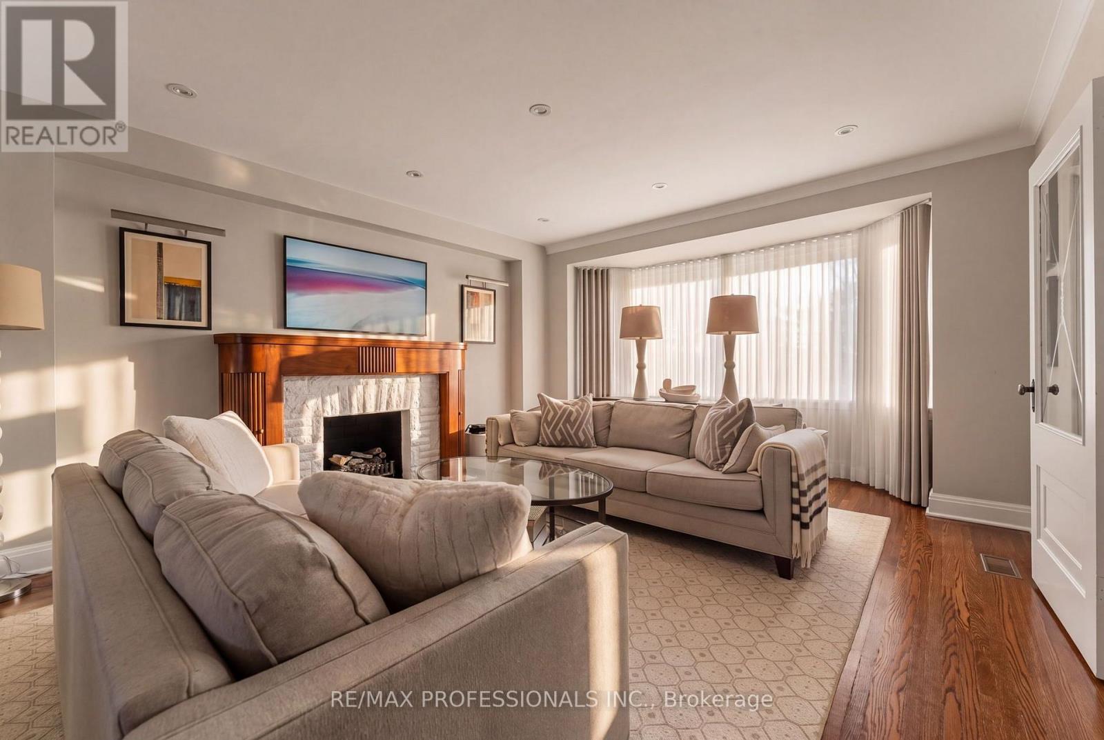 84 Humbervale Boulevard, Toronto, Ontario  M8Y 3P4 - Photo 11 - W14032850