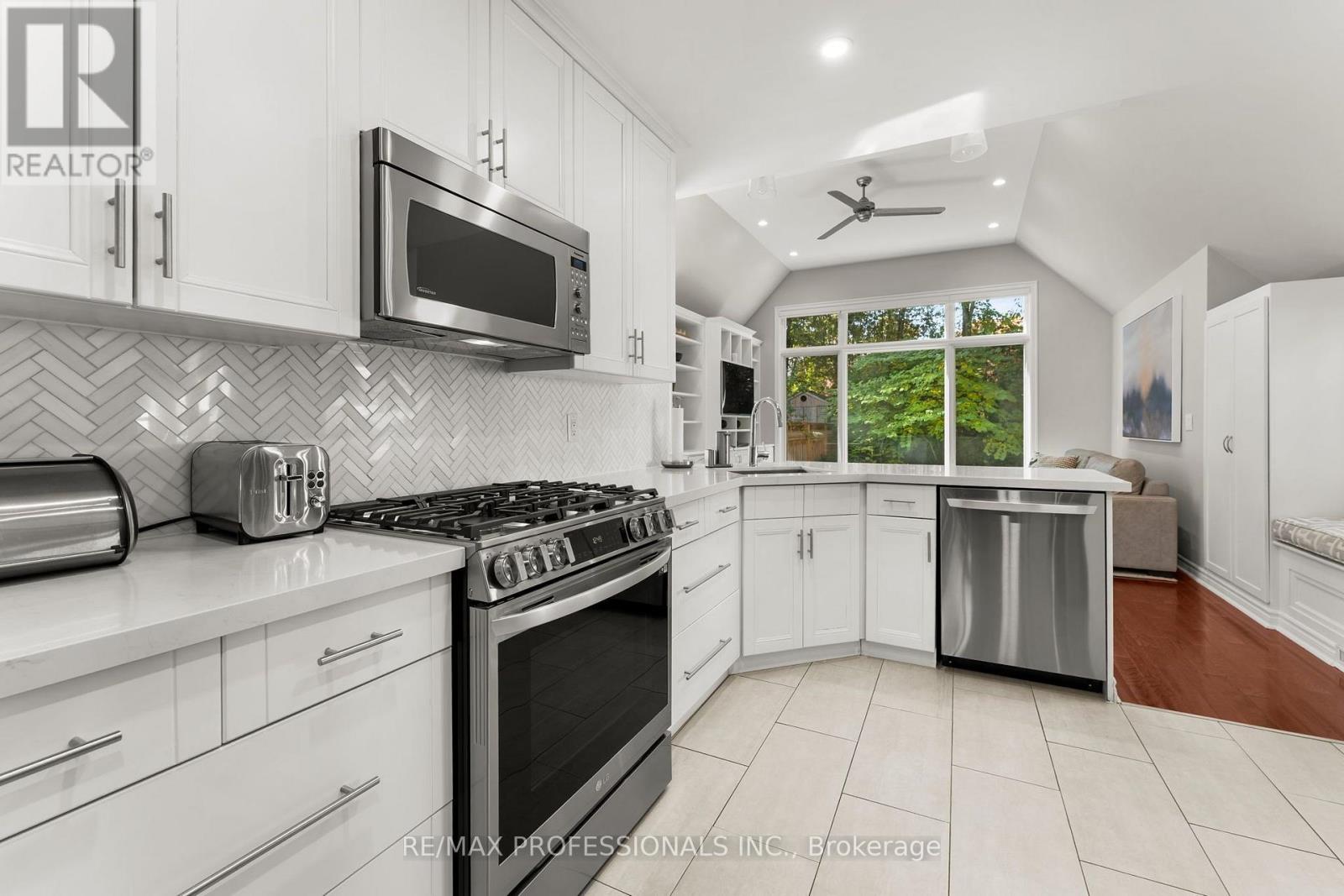 84 Humbervale Boulevard, Toronto, Ontario  M8Y 3P4 - Photo 20 - W14032850