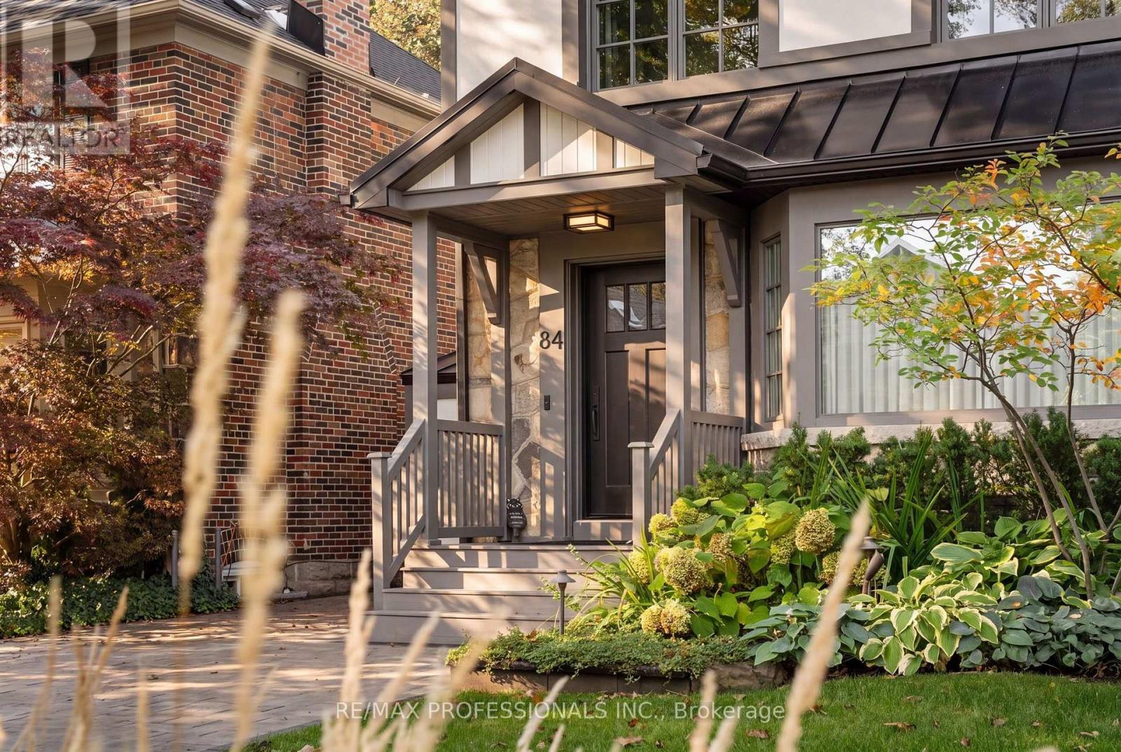 84 Humbervale Boulevard, Toronto, Ontario  M8Y 3P4 - Photo 6 - W14032850