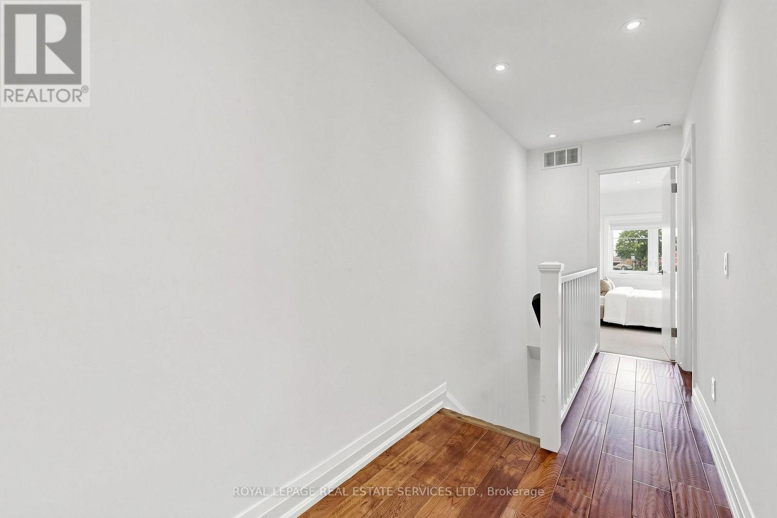 229 Mcroberts Avenue, Toronto, Ontario  M6E 4P3 - Photo 13 - W14032900