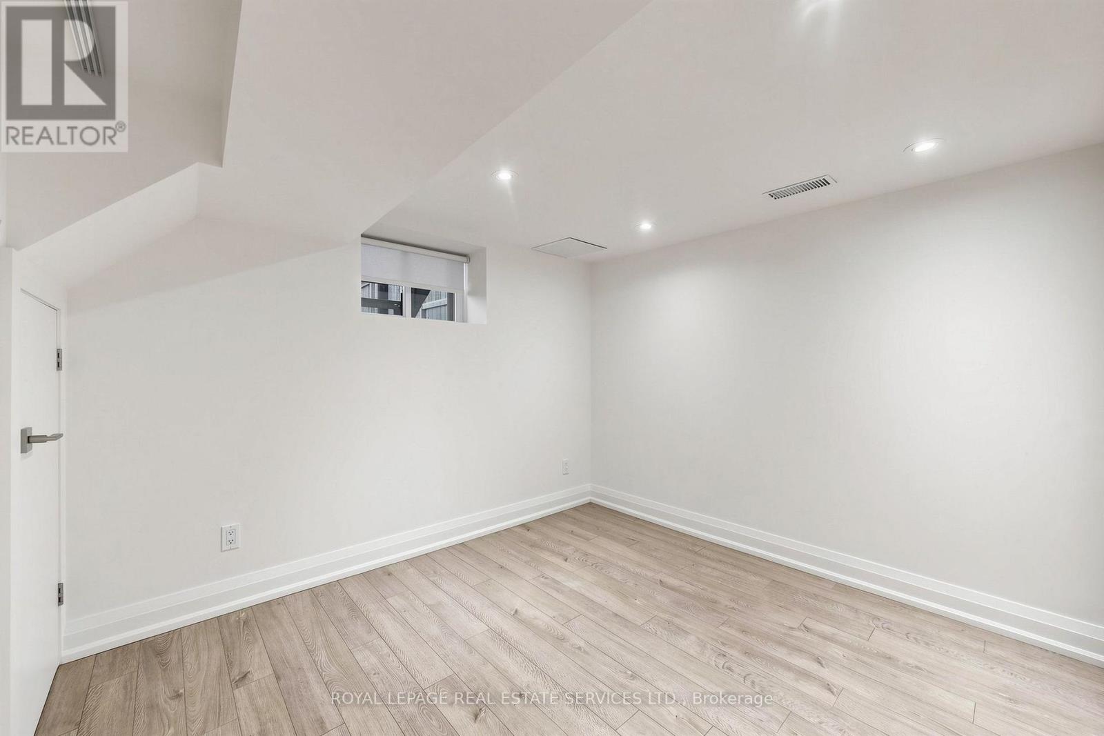 229 Mcroberts Avenue, Toronto, Ontario  M6E 4P3 - Photo 20 - W14032900