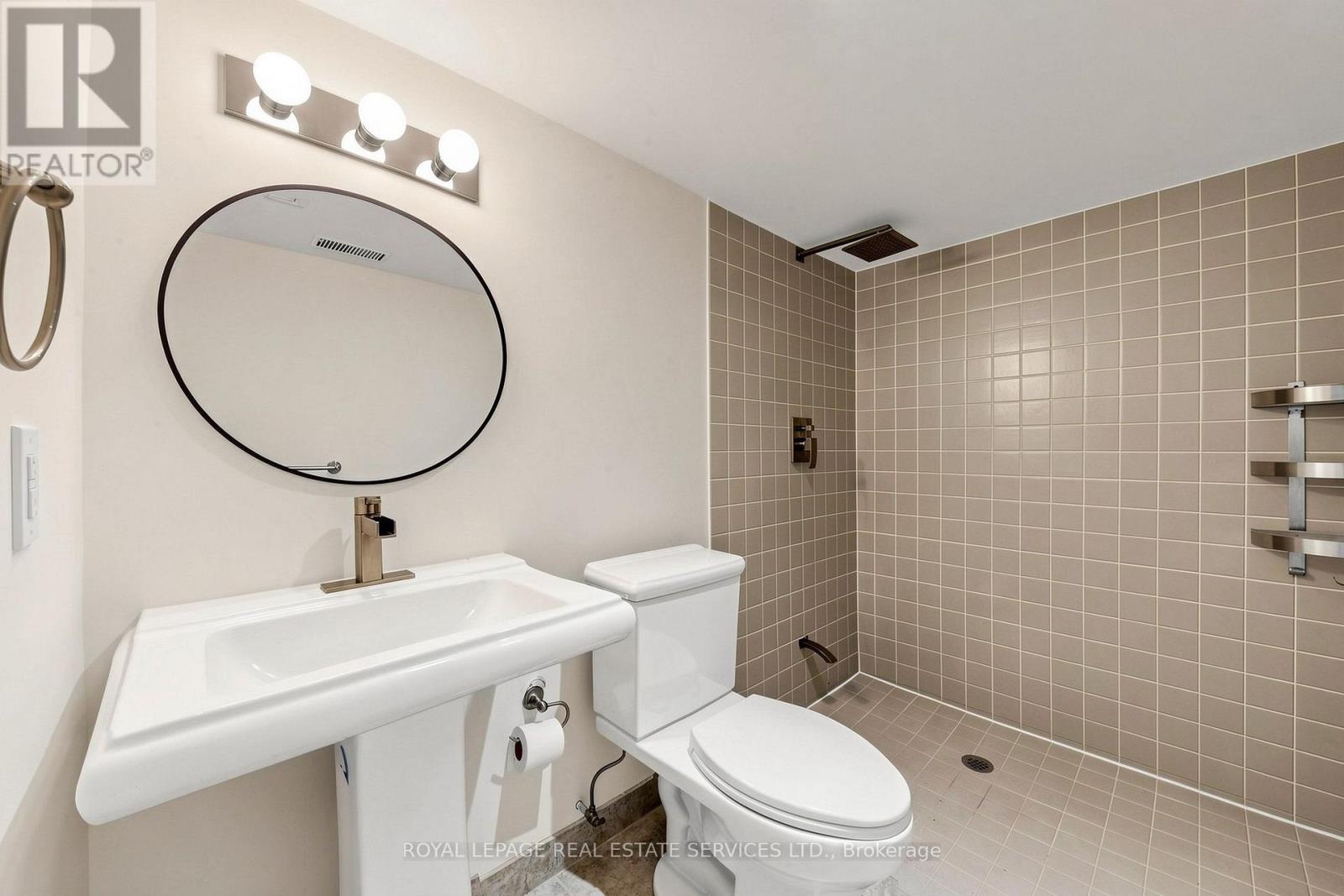 229 Mcroberts Avenue, Toronto, Ontario  M6E 4P3 - Photo 24 - W14032900